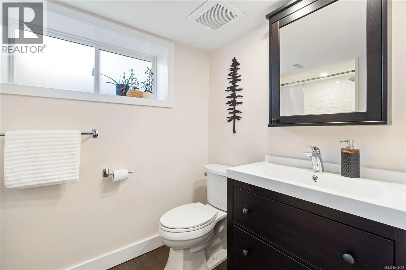 6262 Azure Rd