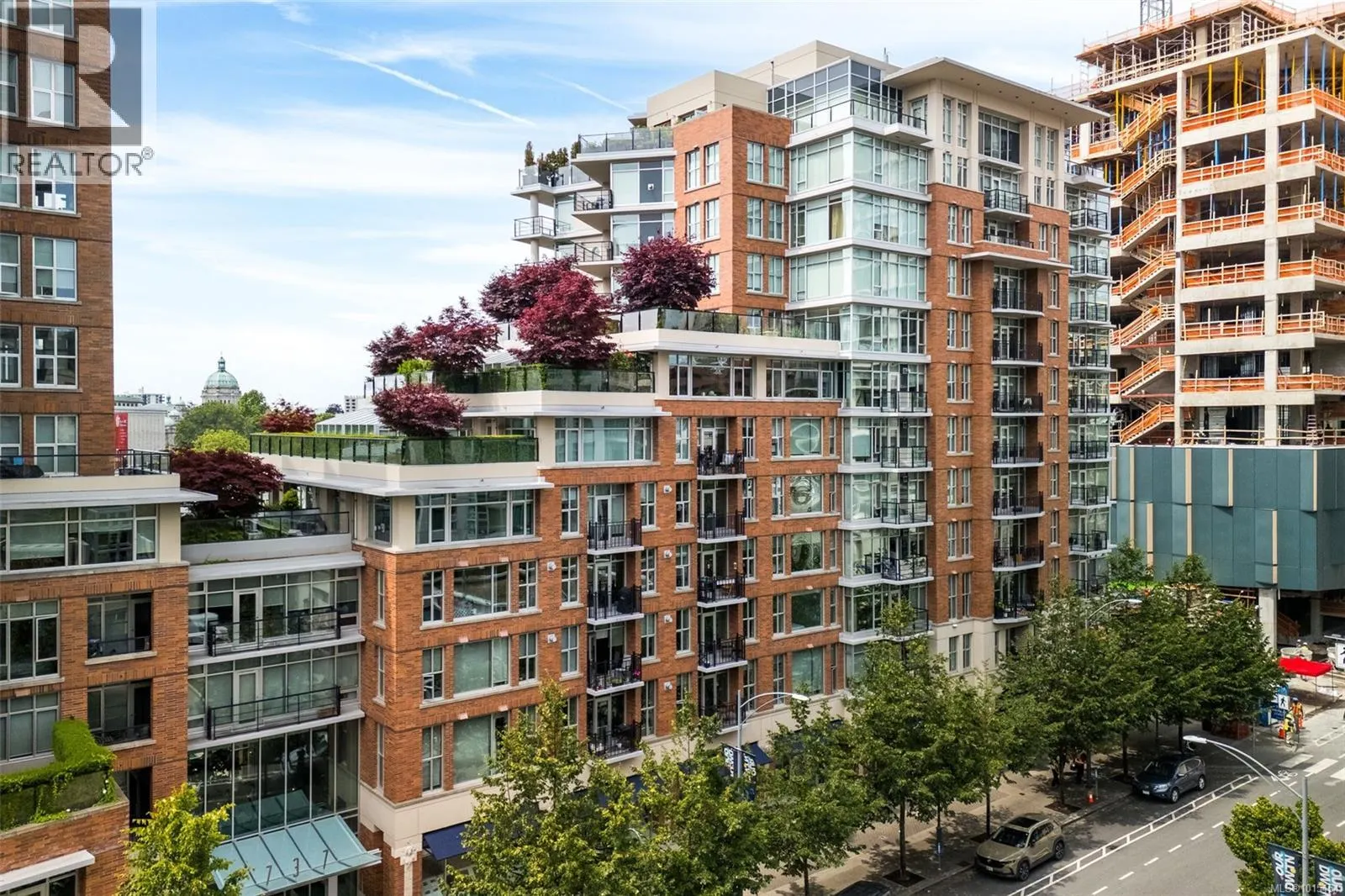 N408 737 Humboldt St
