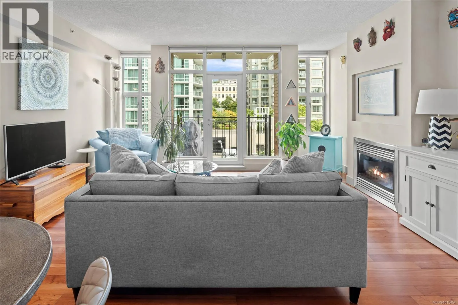 N408 737 Humboldt St