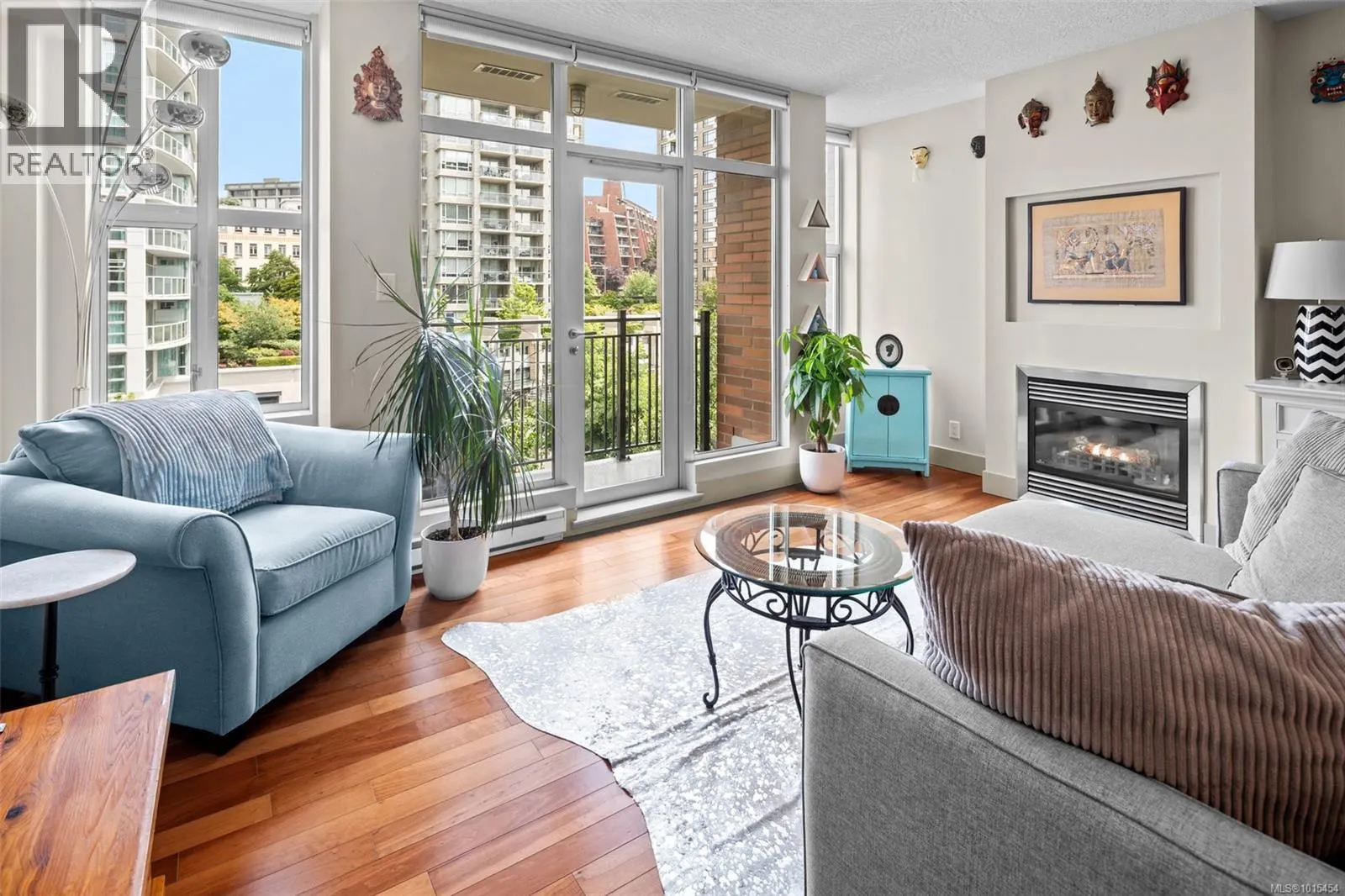 N408 737 Humboldt St