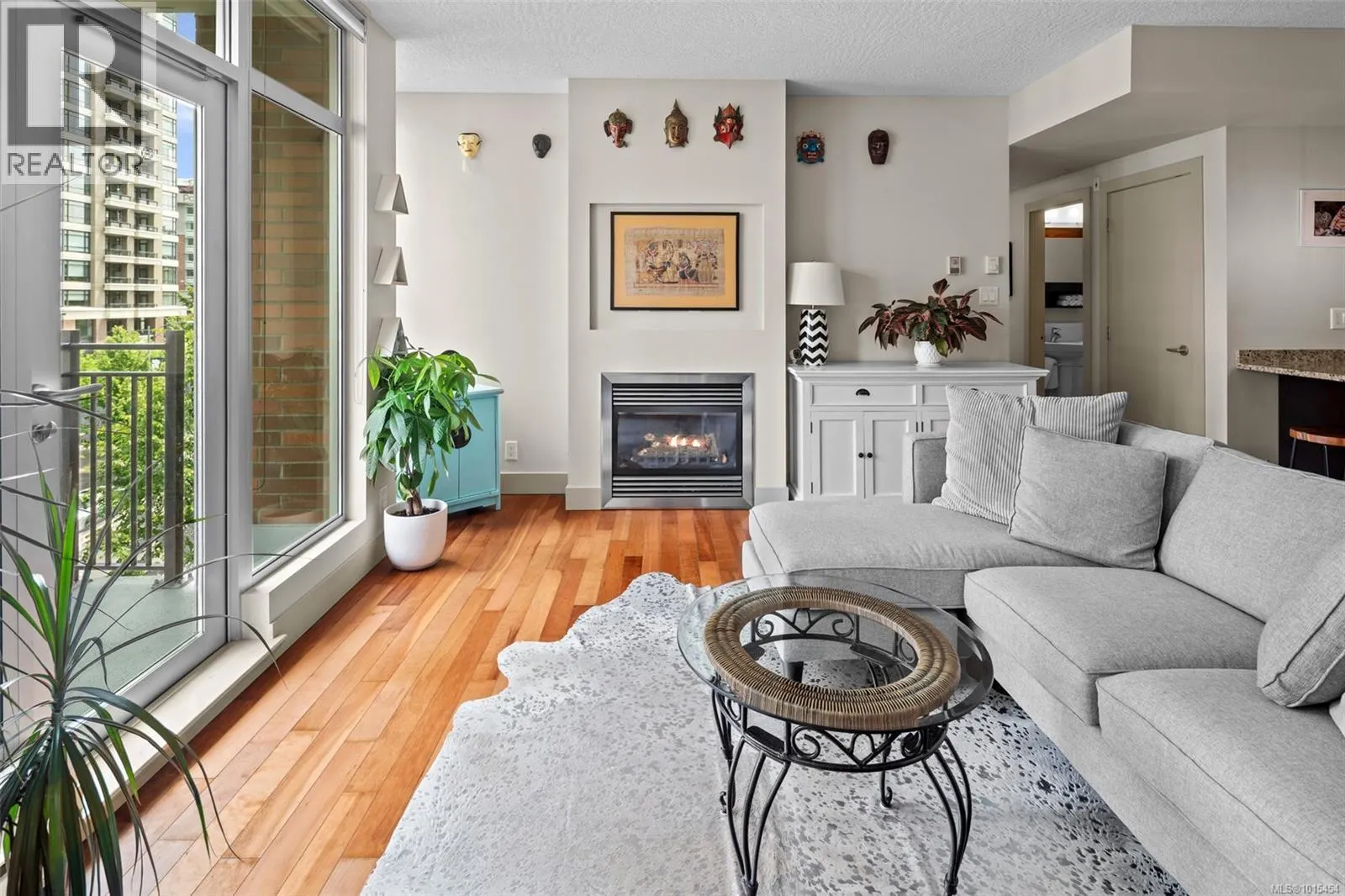 N408 737 Humboldt St