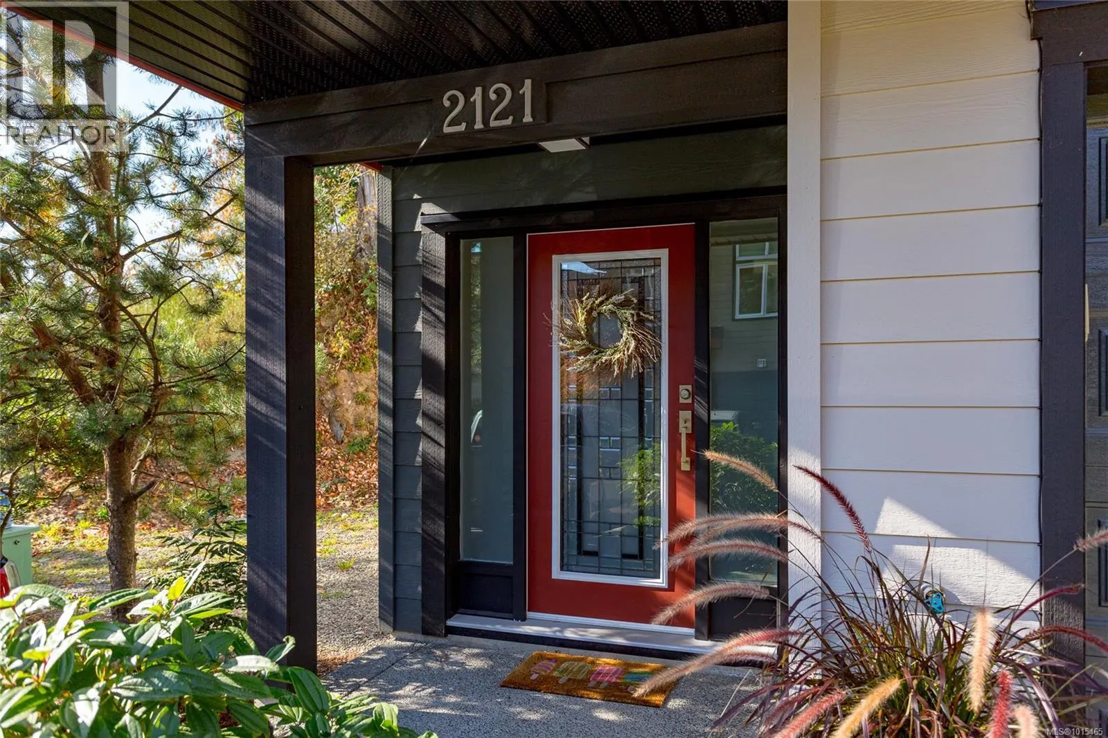 2121 Greenhill Rise