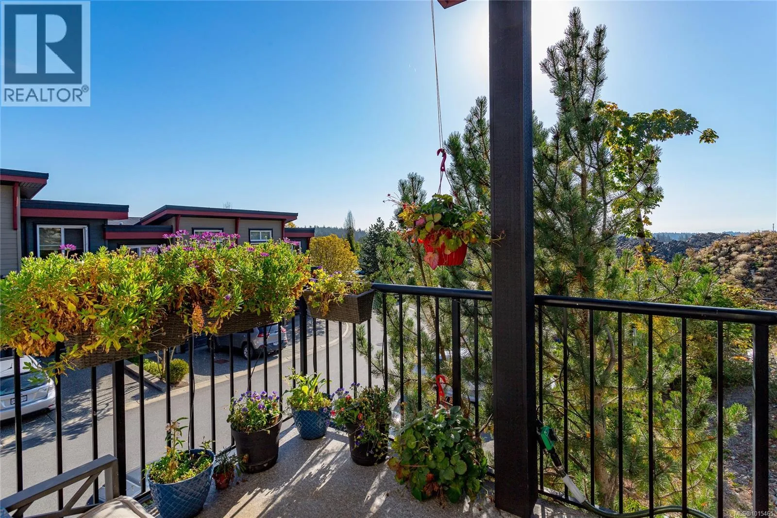 2121 Greenhill Rise