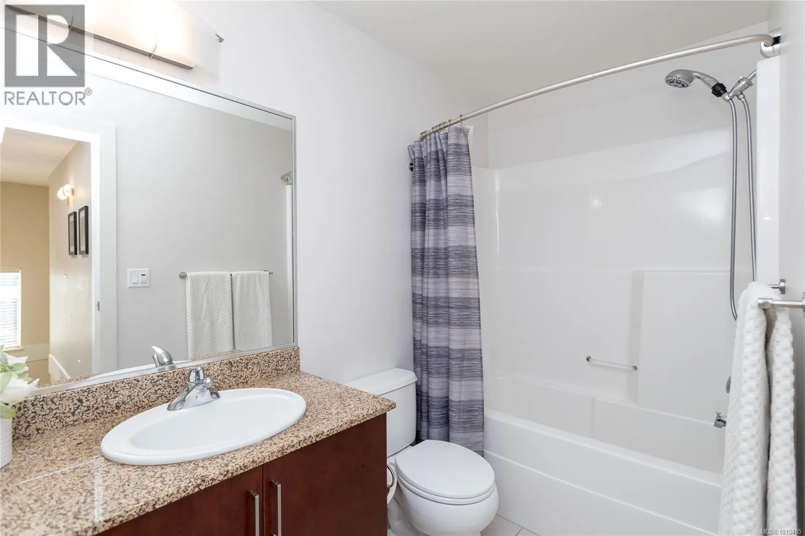 2121 Greenhill Rise
