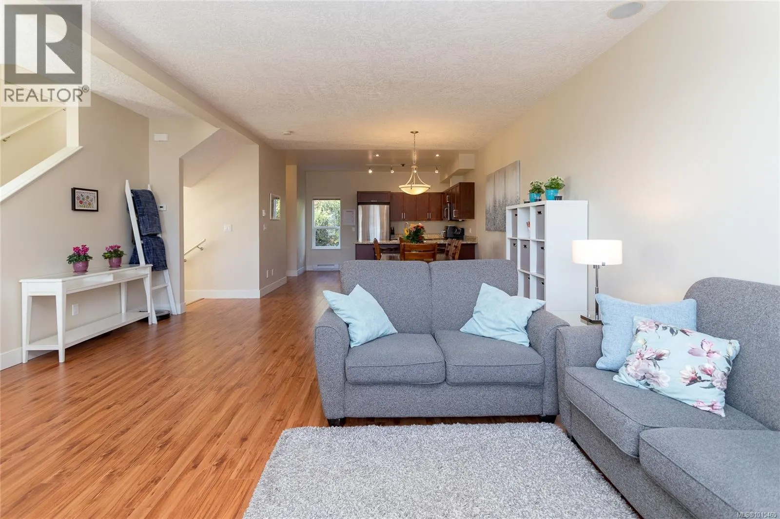2121 Greenhill Rise