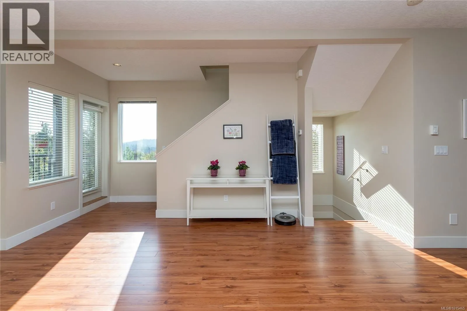 2121 Greenhill Rise