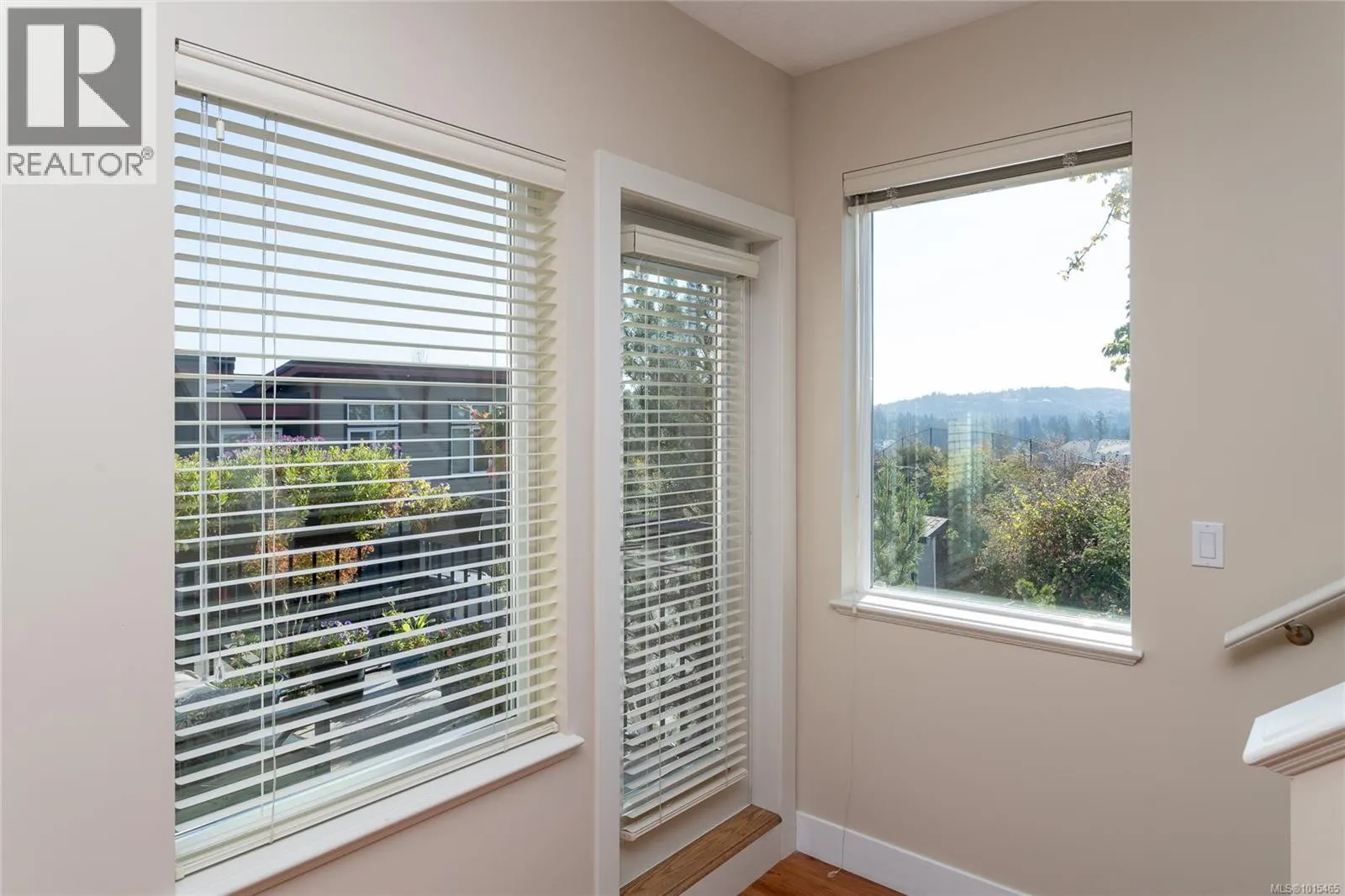 2121 Greenhill Rise