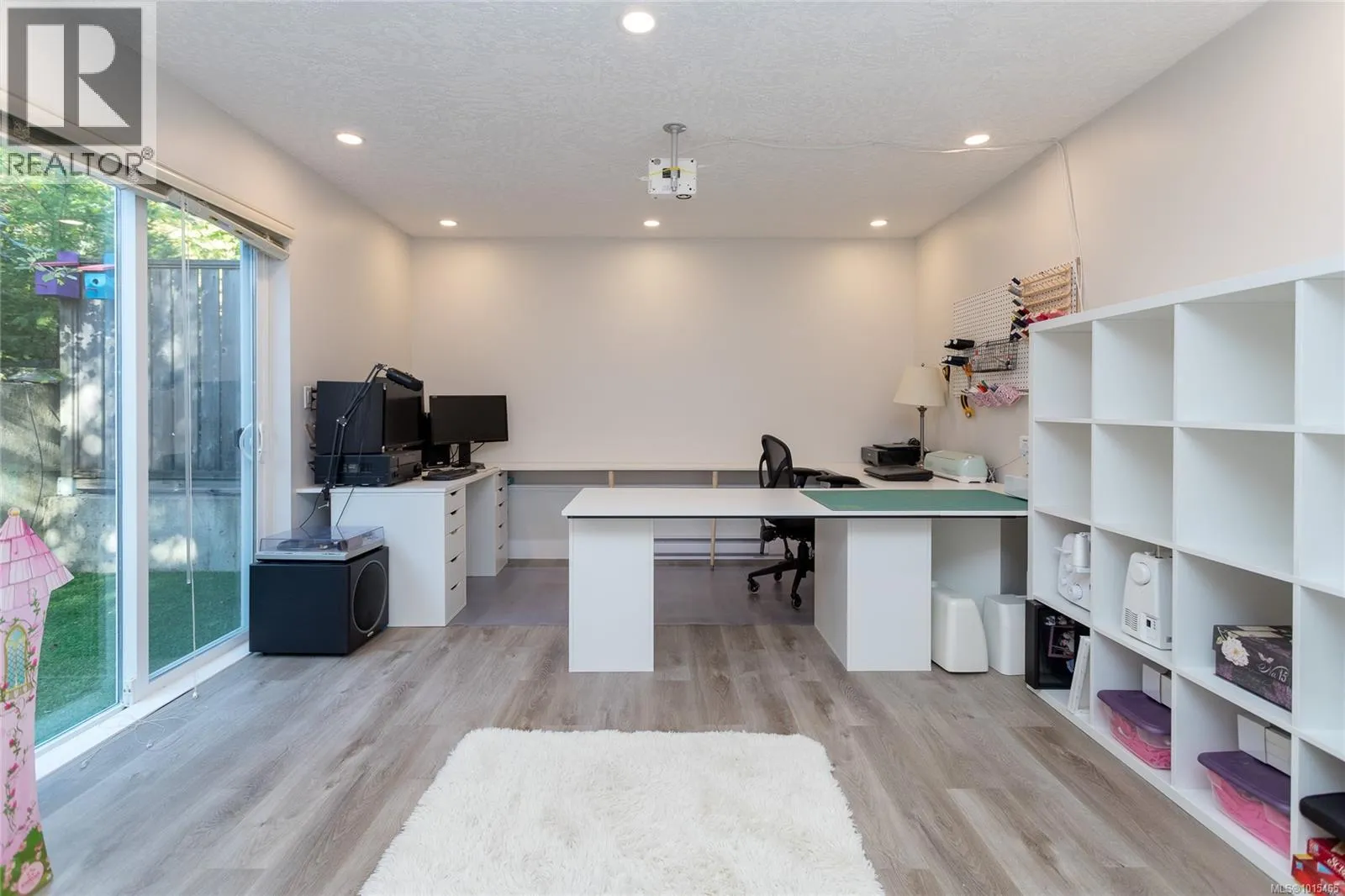 2121 Greenhill Rise