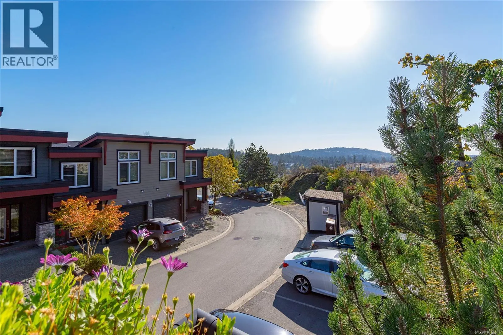 2121 Greenhill Rise