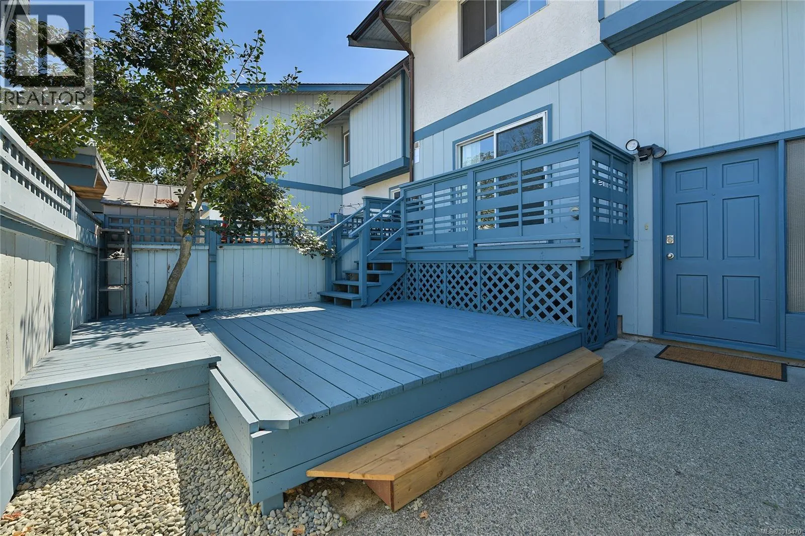 12 3987 Gordon Head Rd