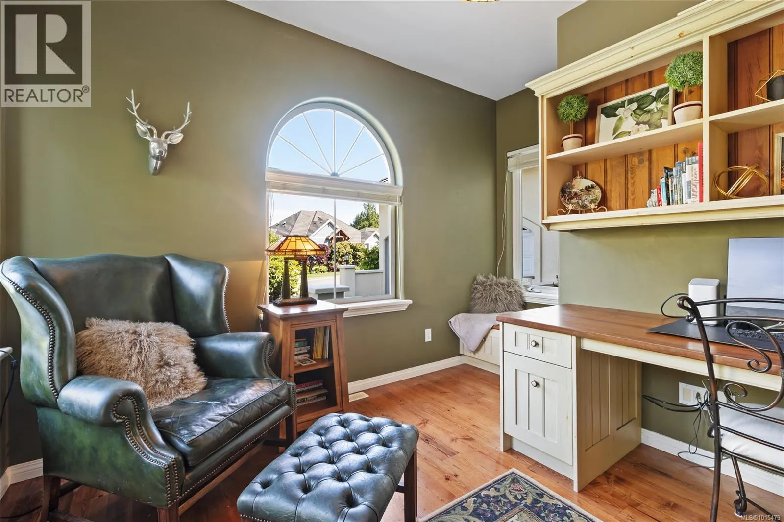 3274 Majestic Dr