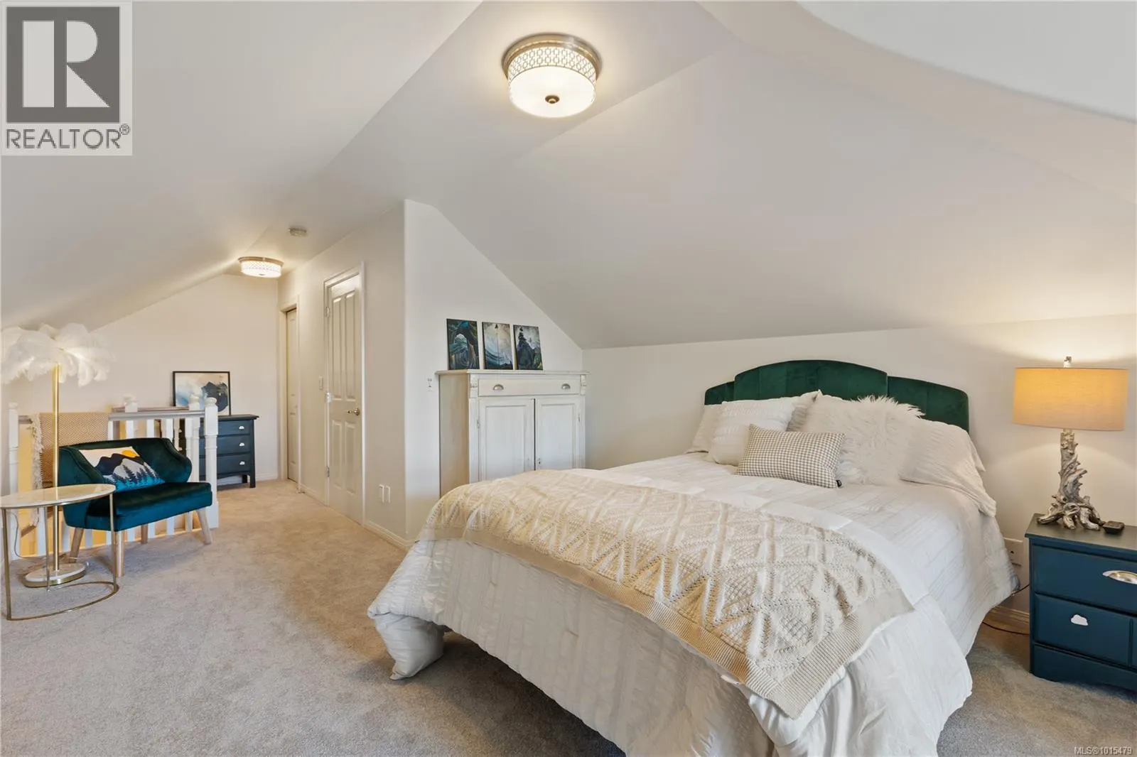 3274 Majestic Dr