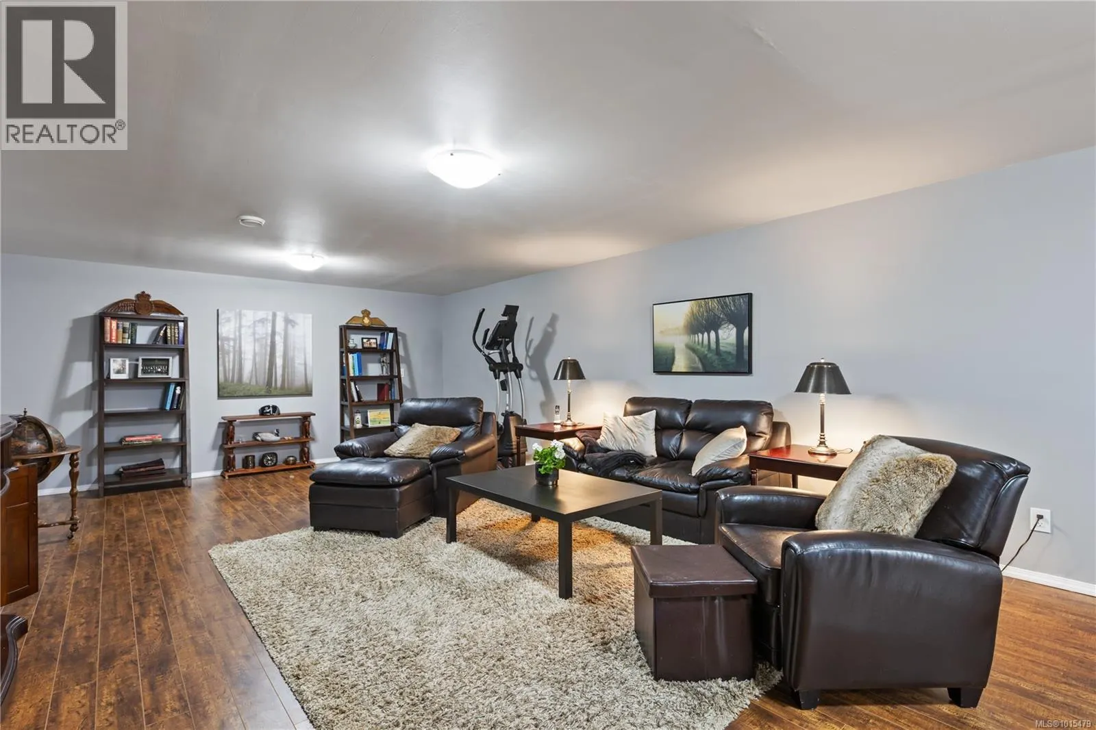 3274 Majestic Dr
