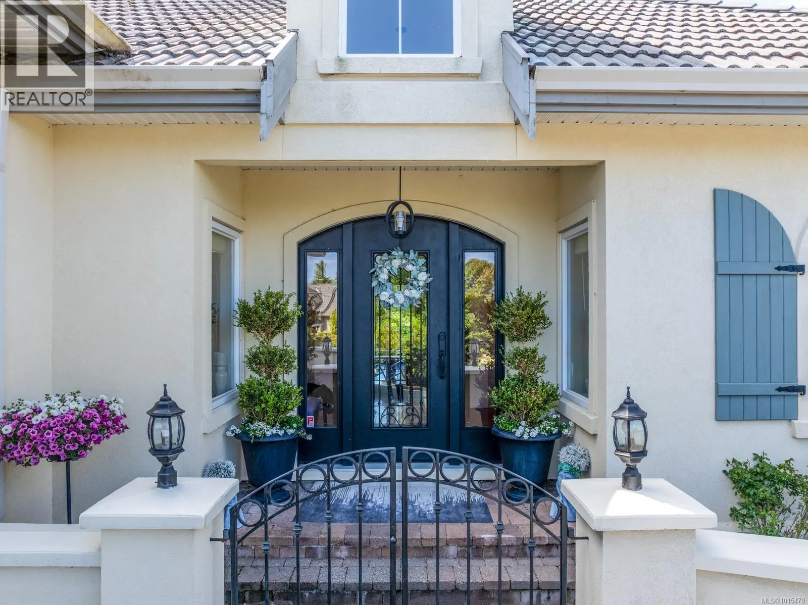 3274 Majestic Dr