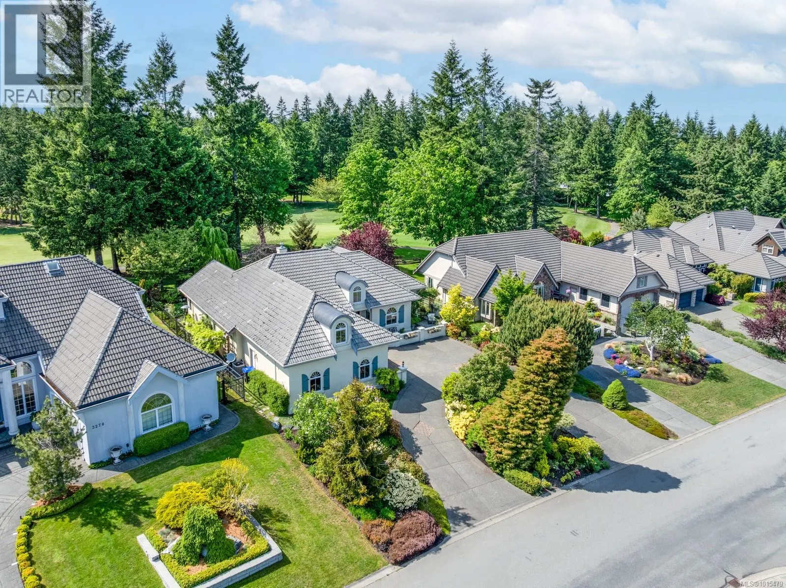 3274 Majestic Dr