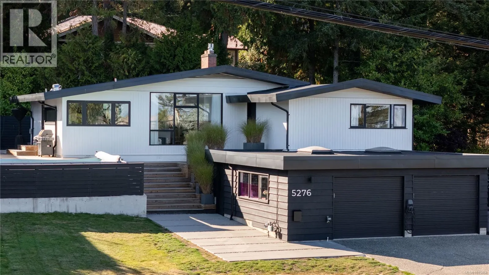 5276 Parker Ave