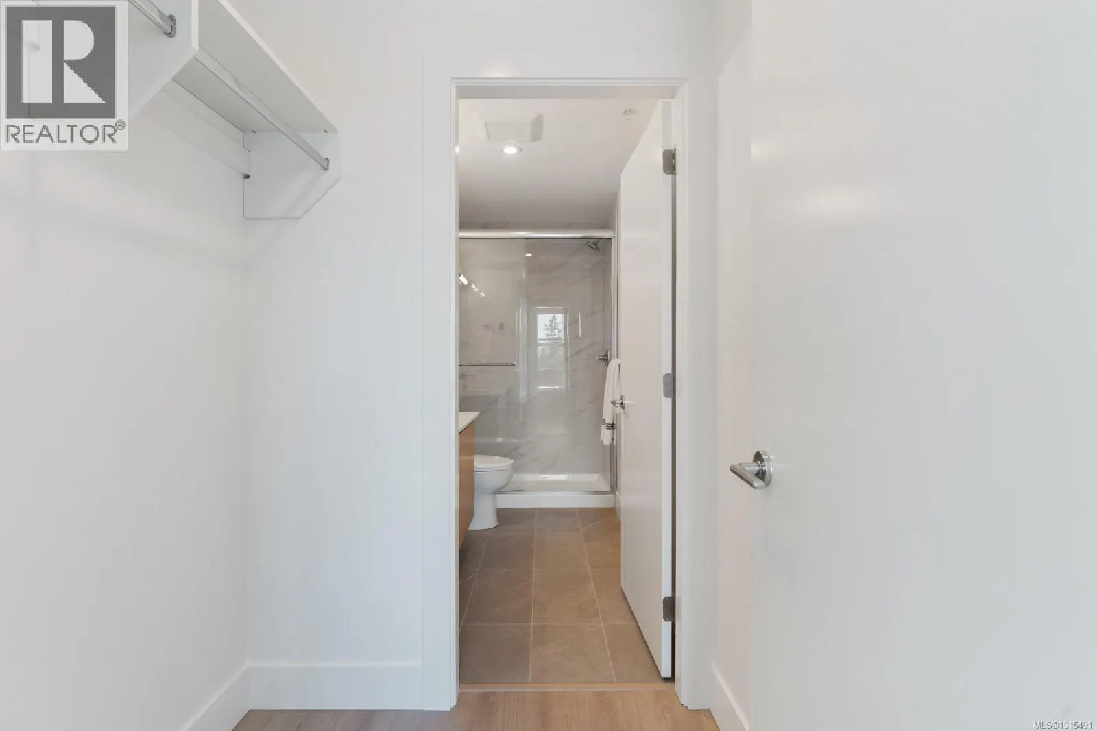 501 258 Helmcken Rd