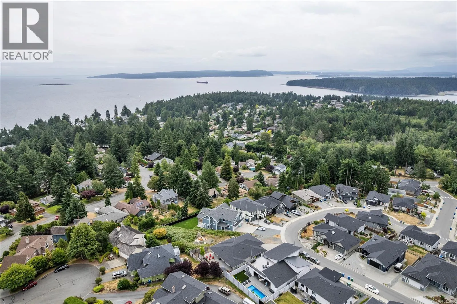 152 Golden Oaks Cres