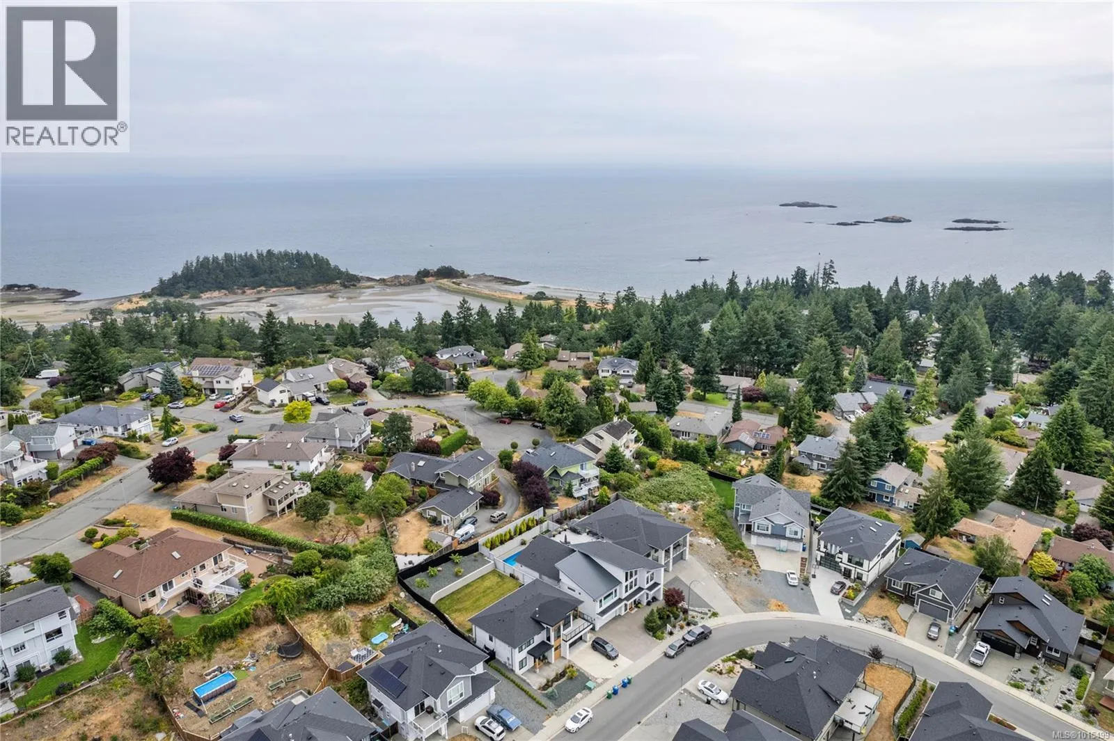 152 Golden Oaks Cres