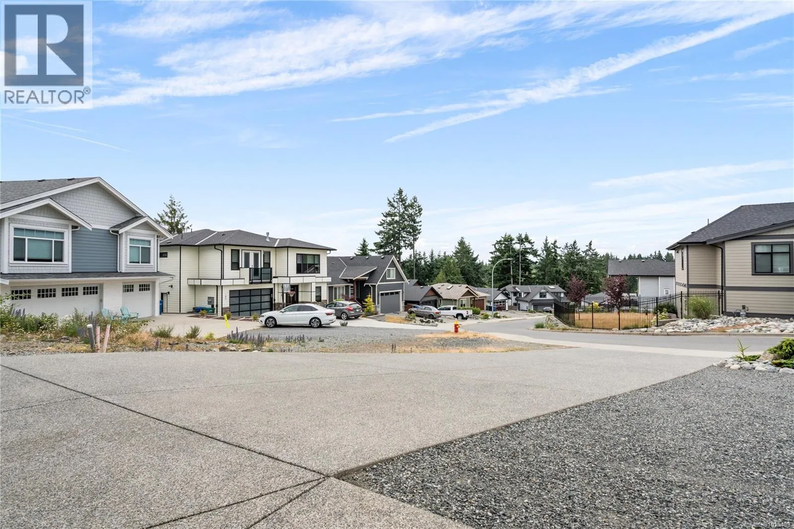 152 Golden Oaks Cres