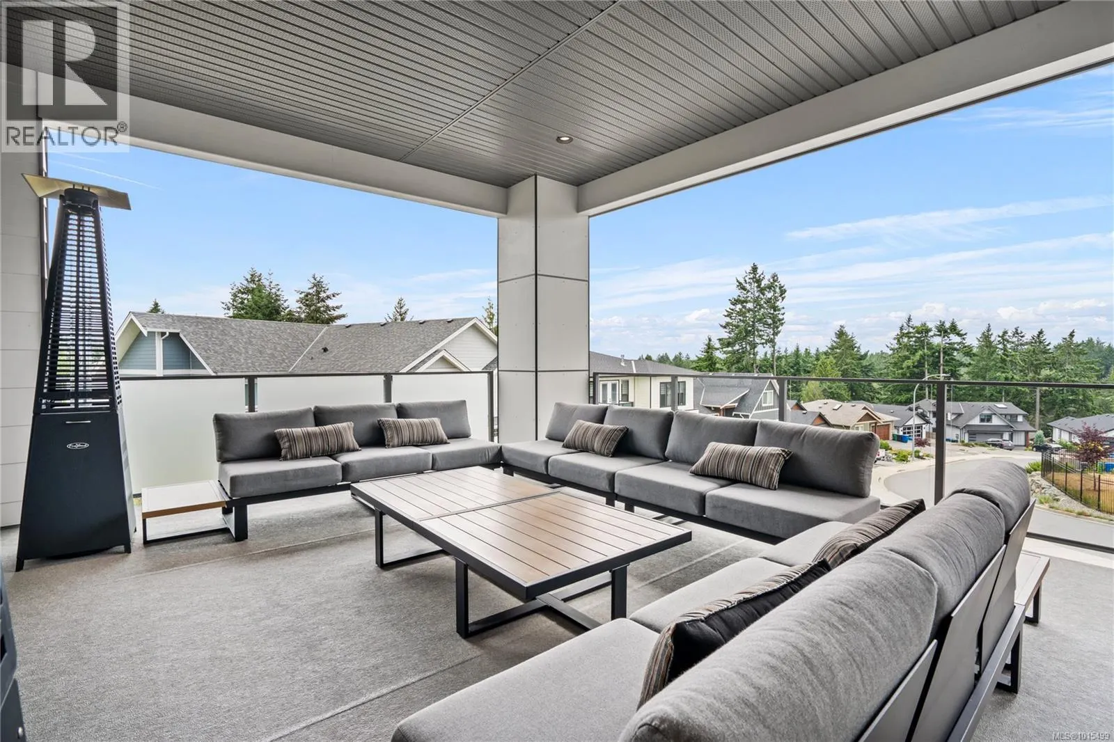 152 Golden Oaks Cres
