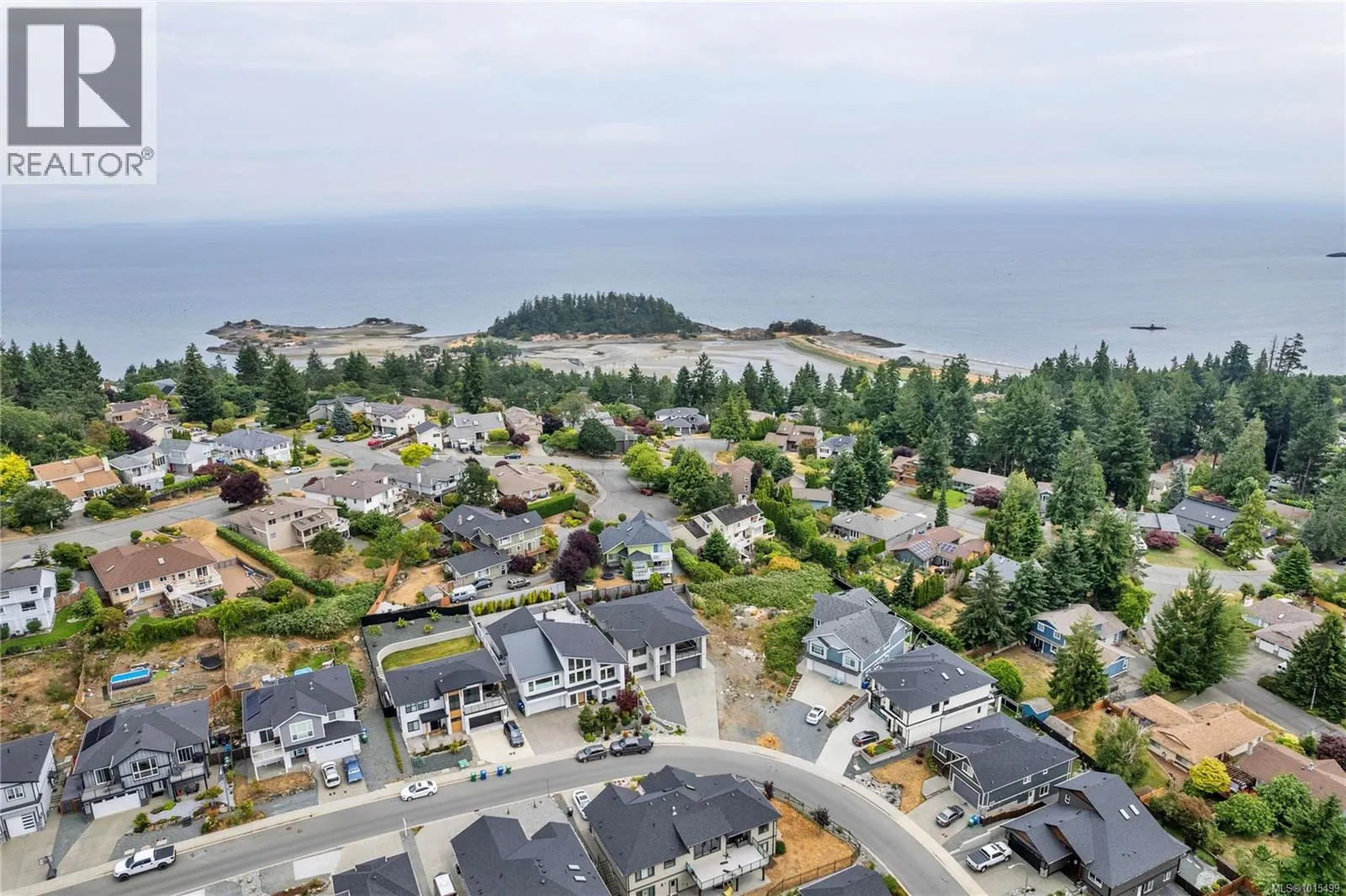 152 Golden Oaks Cres