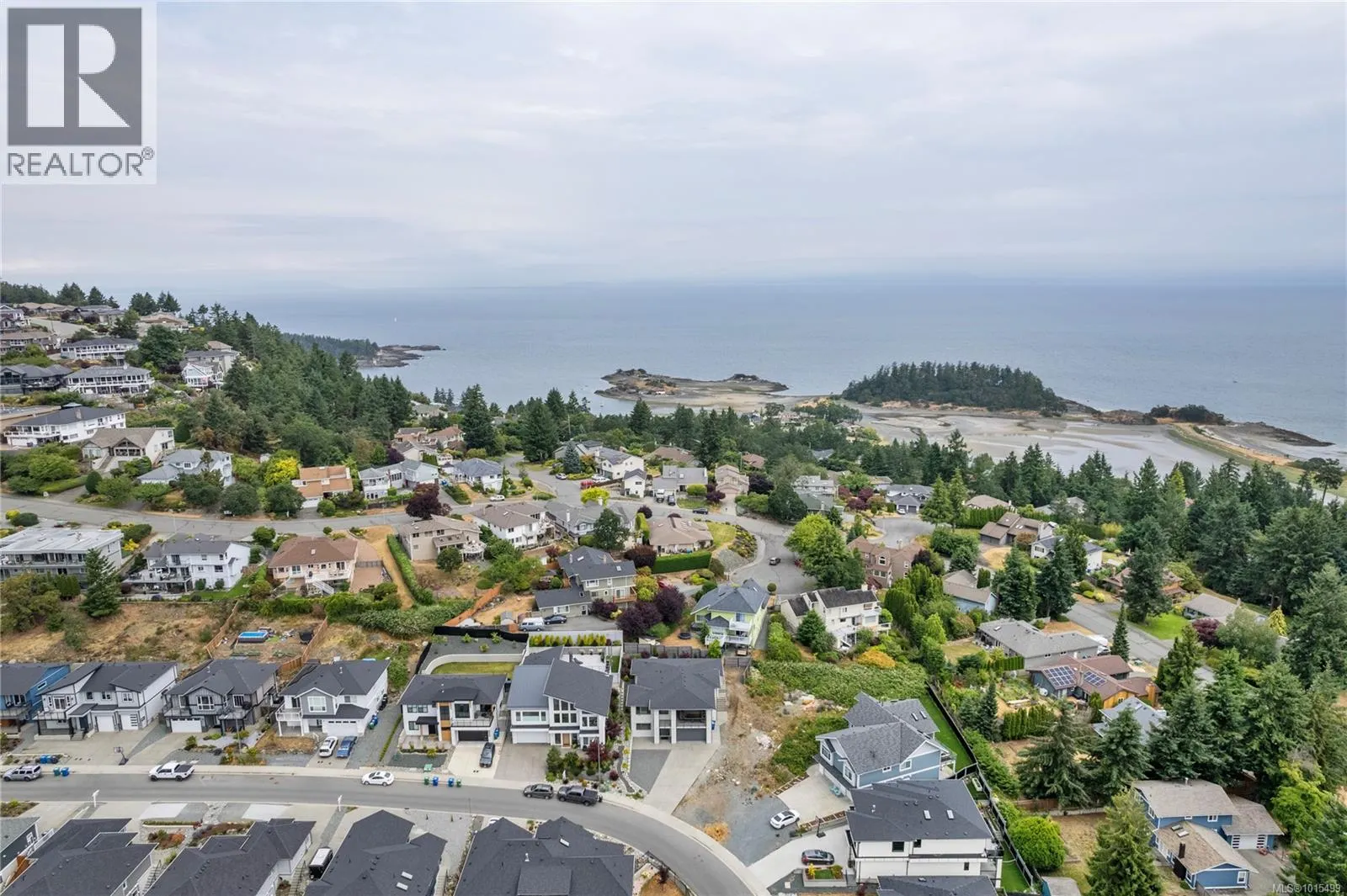 152 Golden Oaks Cres