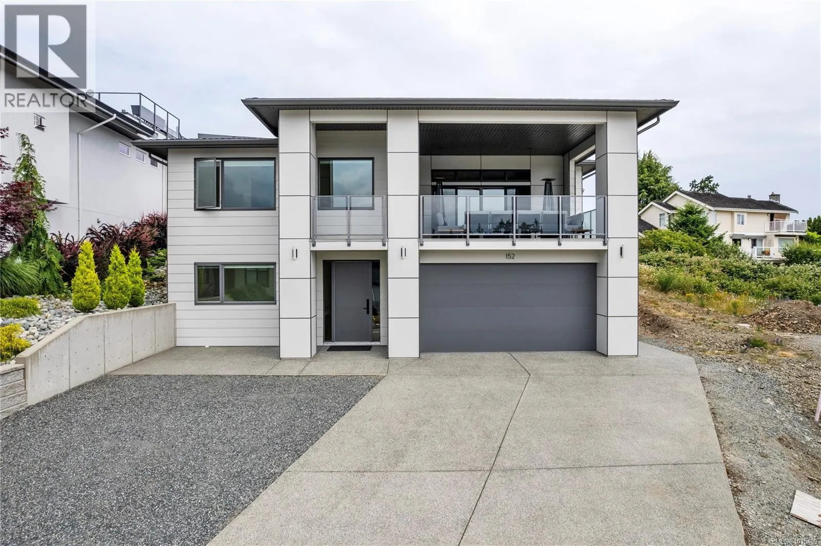 152 Golden Oaks Cres