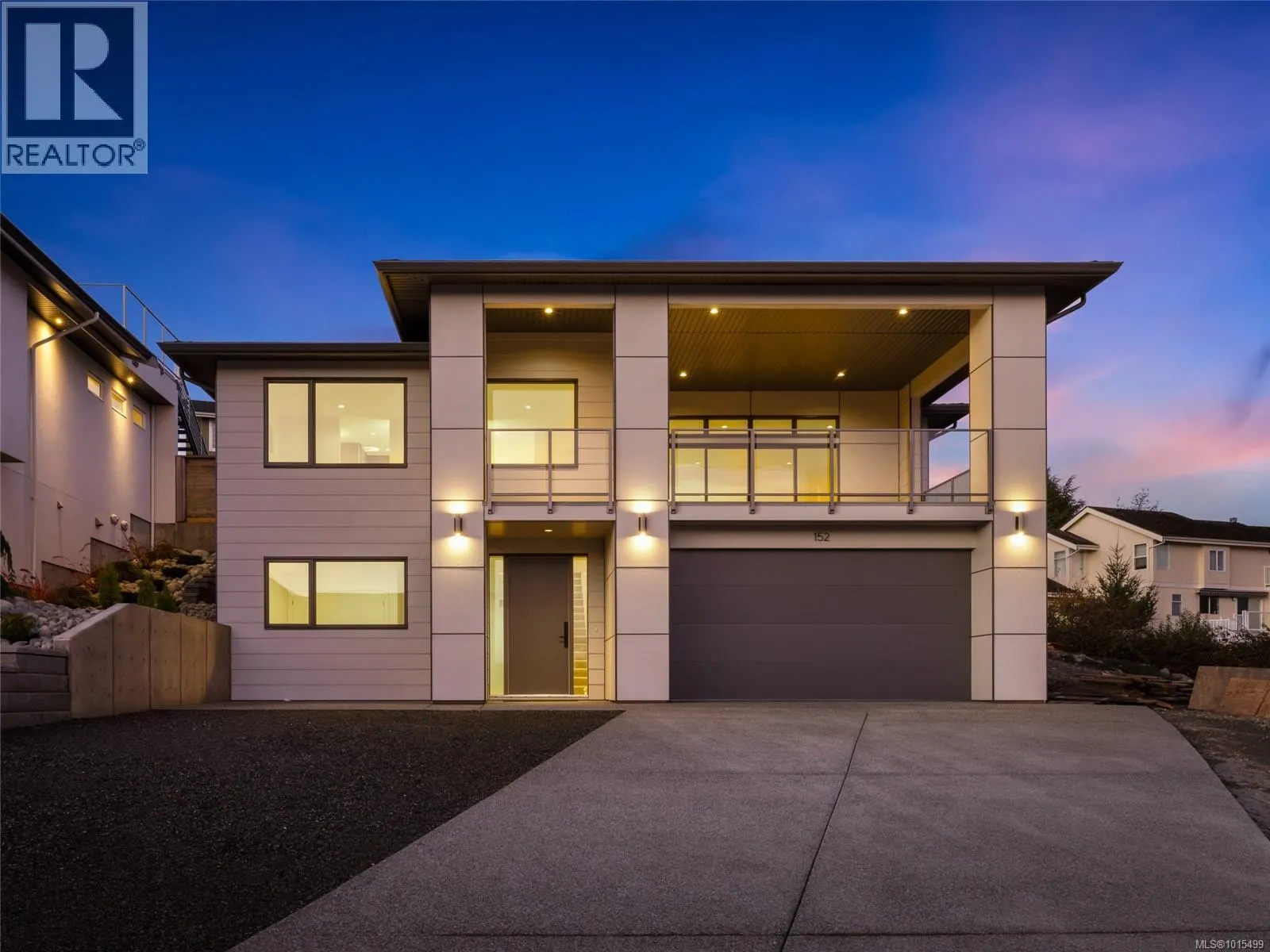 152 Golden Oaks Cres