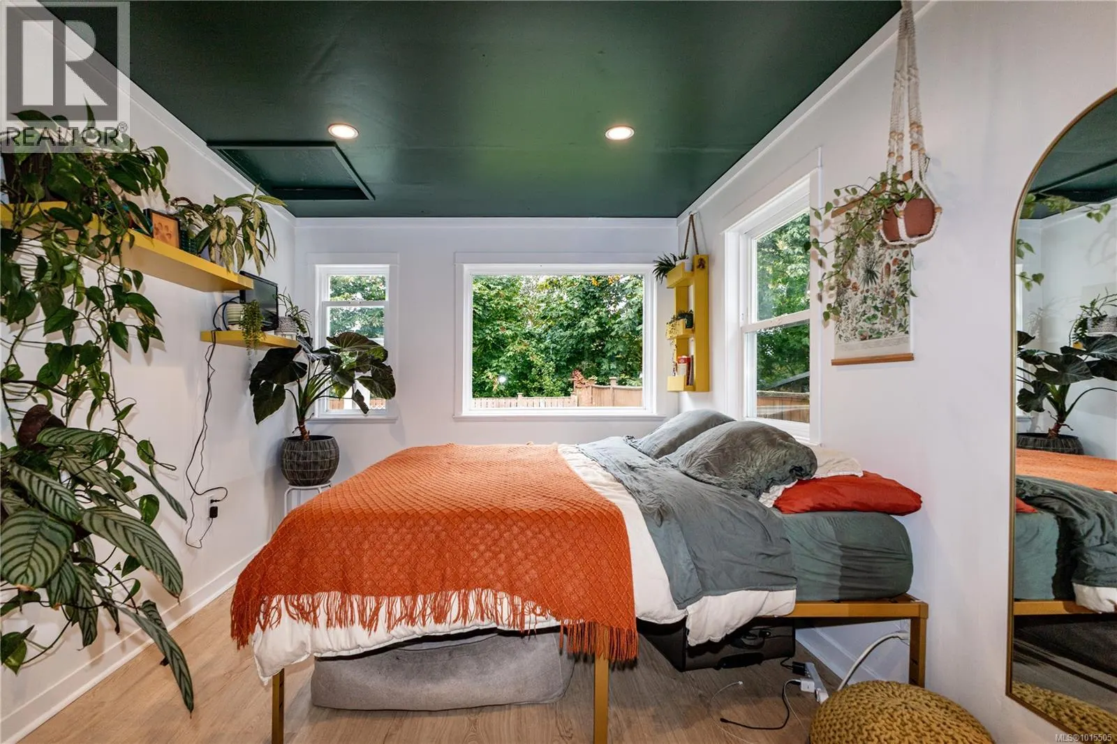126 Cliffe Ave