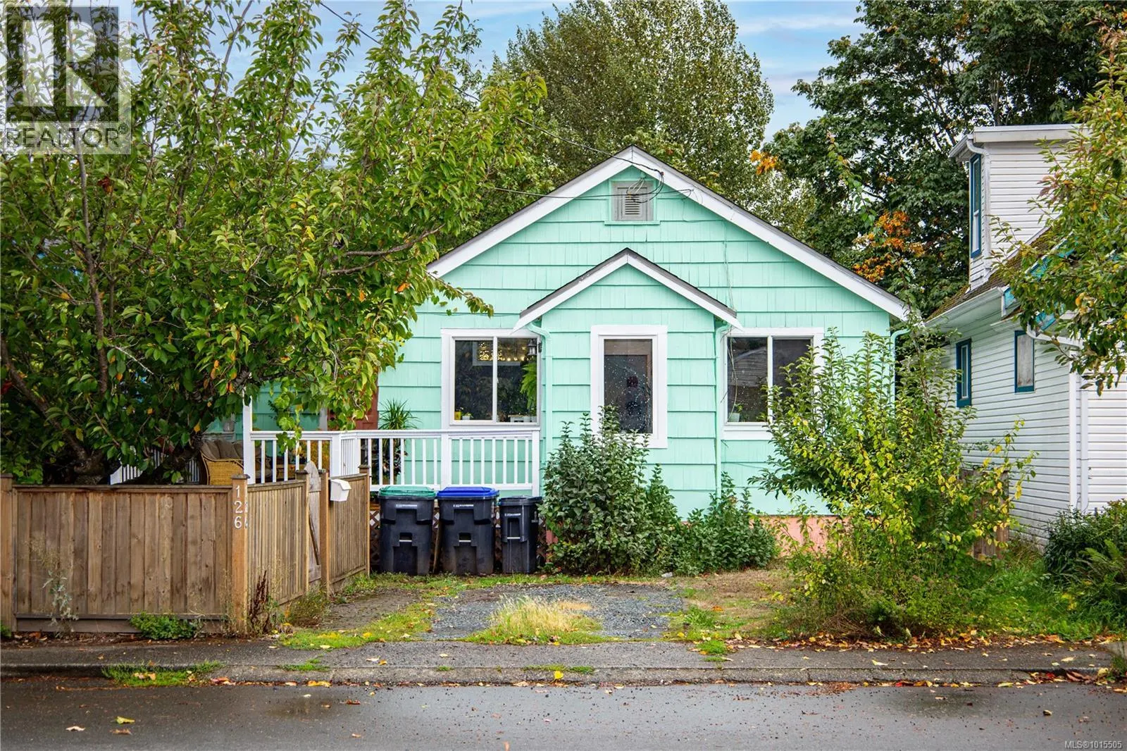126 Cliffe Ave