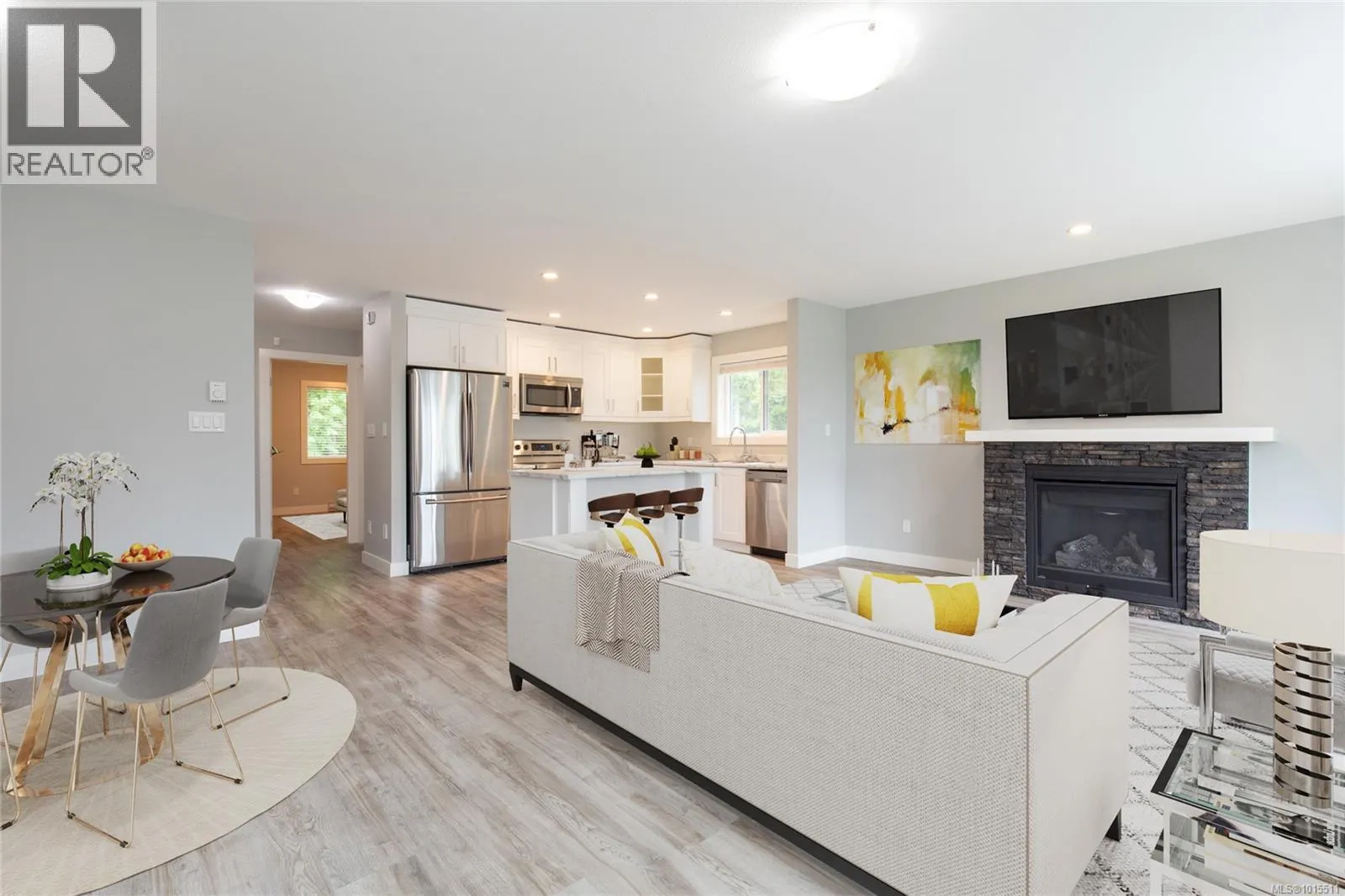 557 Lori Pl