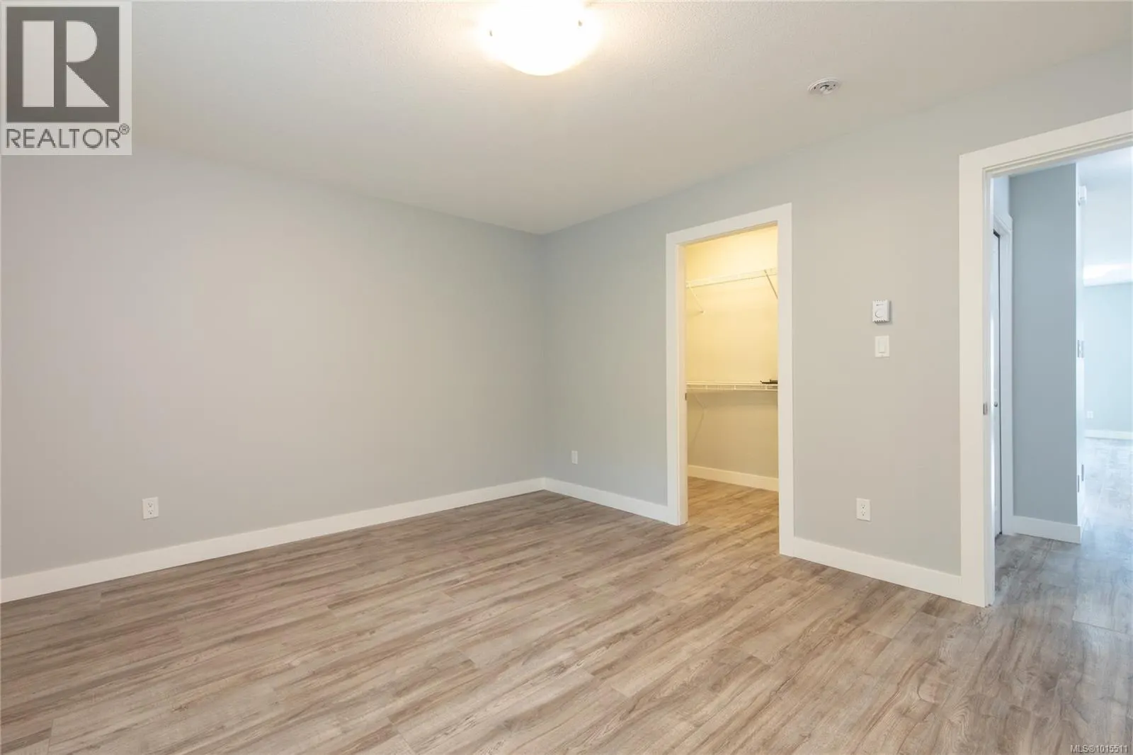 557 Lori Pl