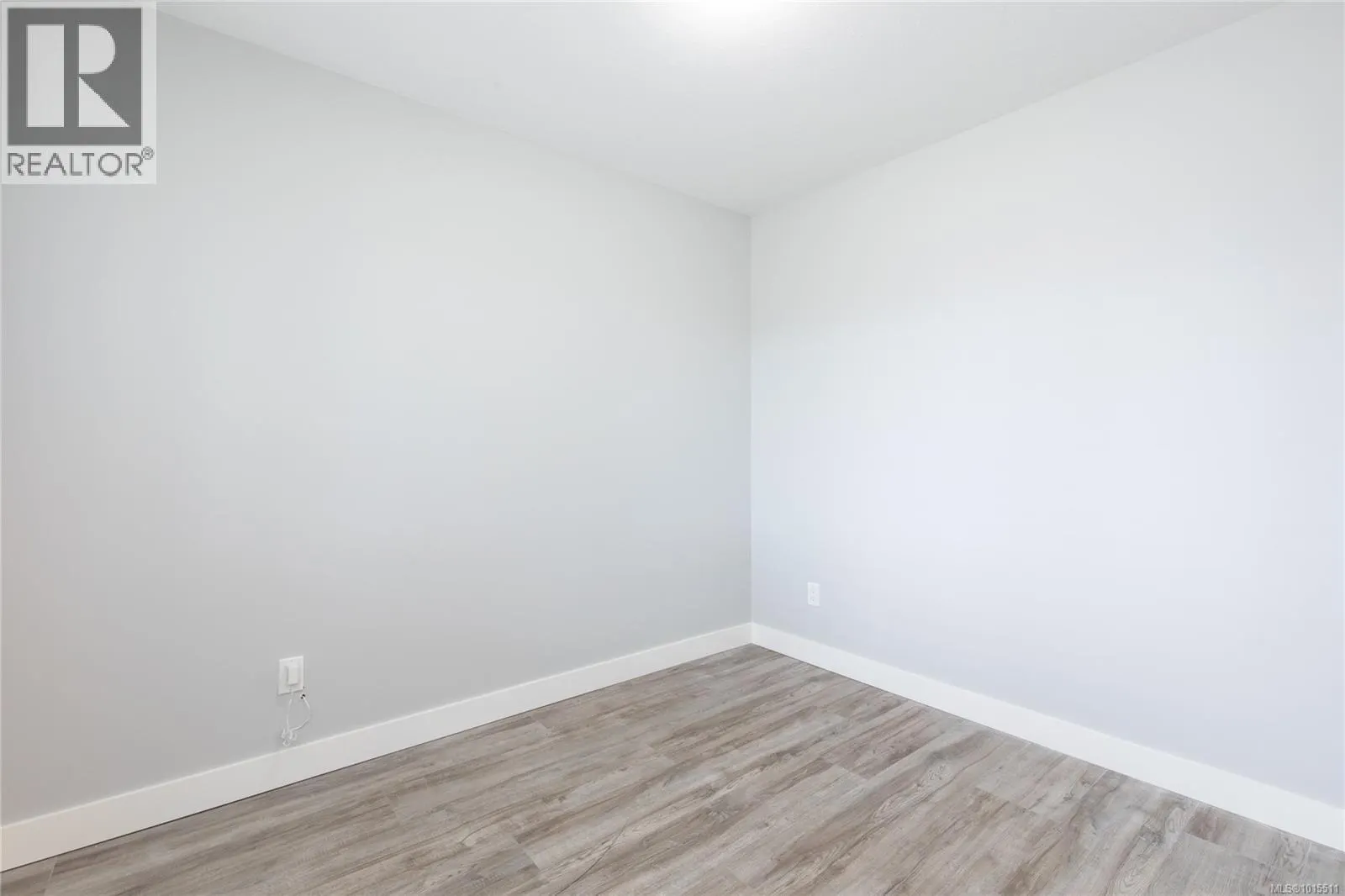 557 Lori Pl