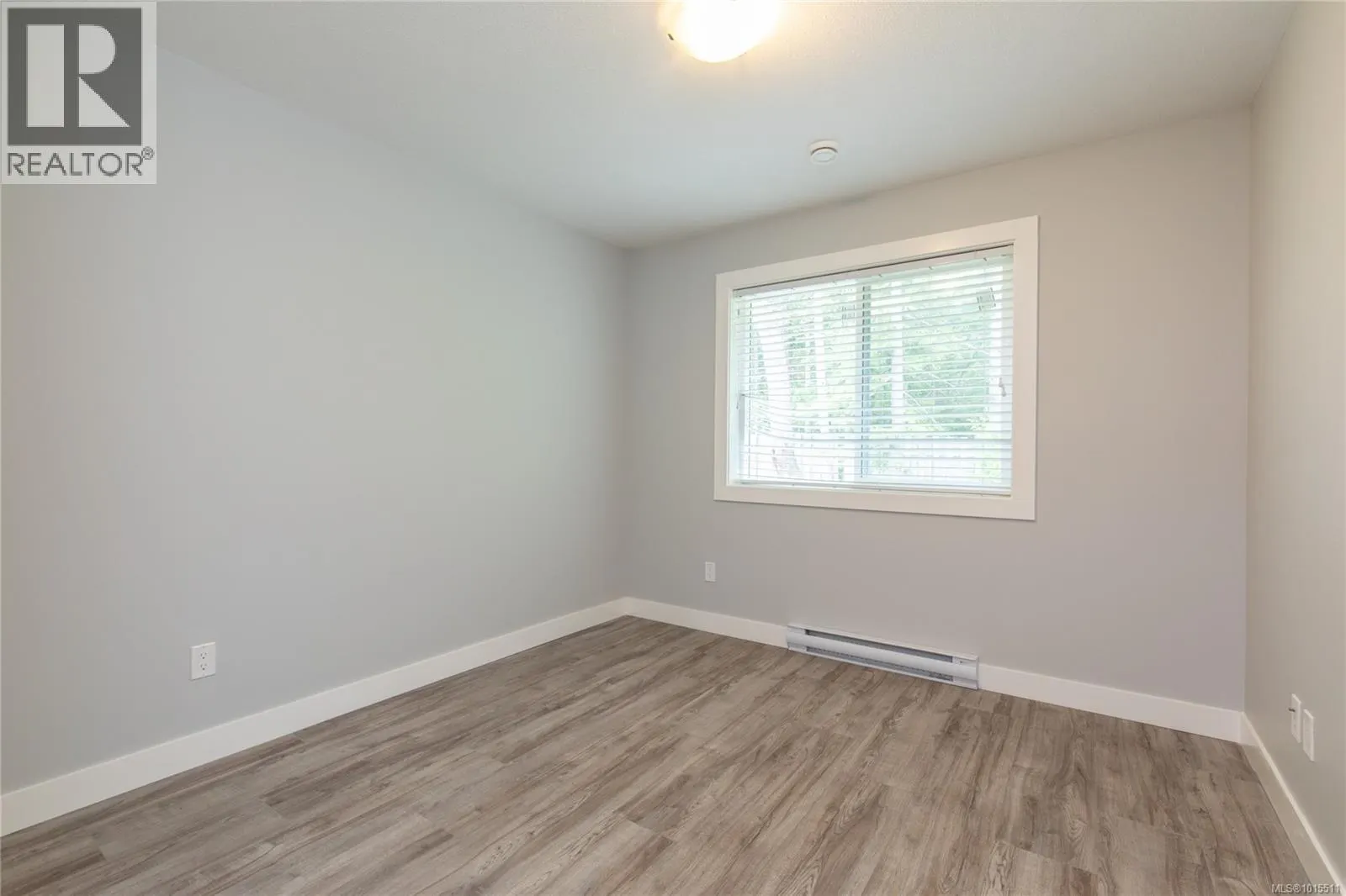 557 Lori Pl