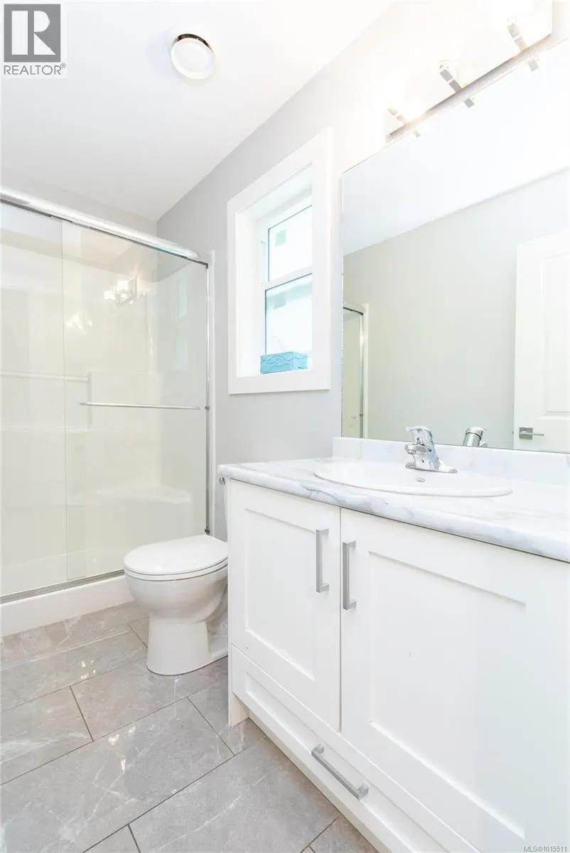 557 Lori Pl