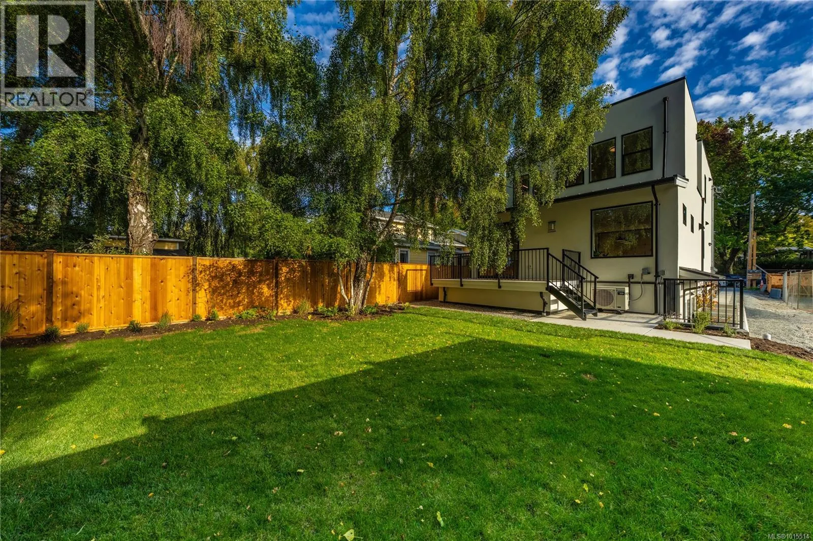 1772 Chandler Ave