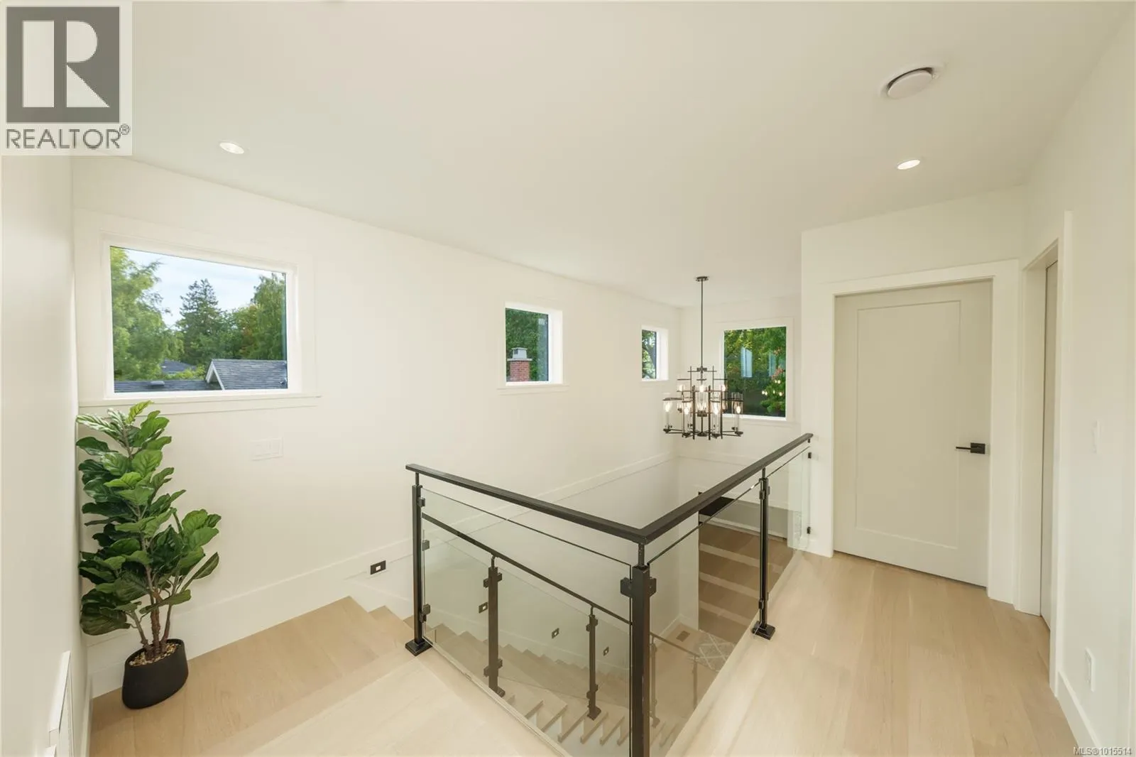 1772 Chandler Ave