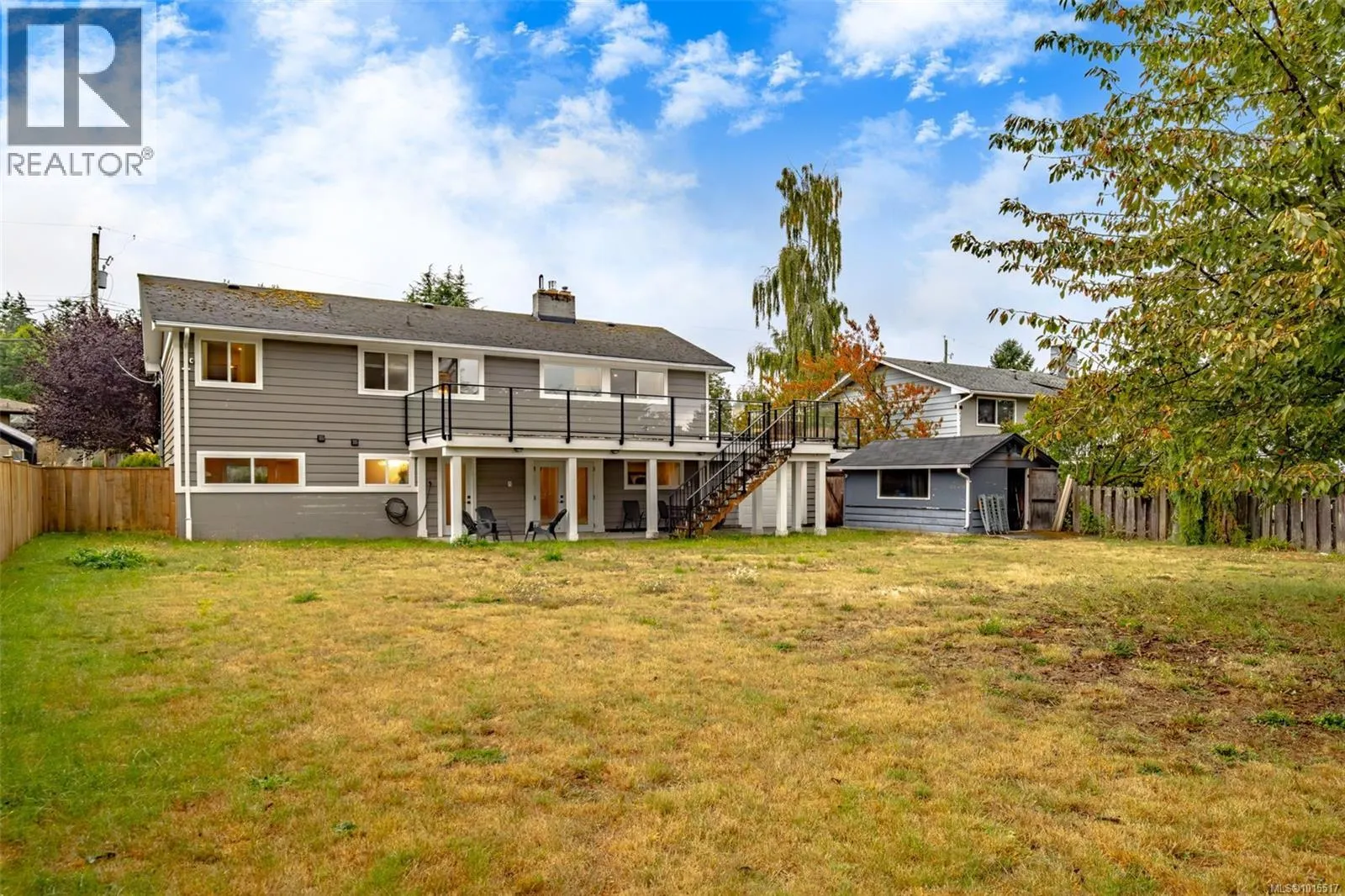 2420 Glenayr Dr