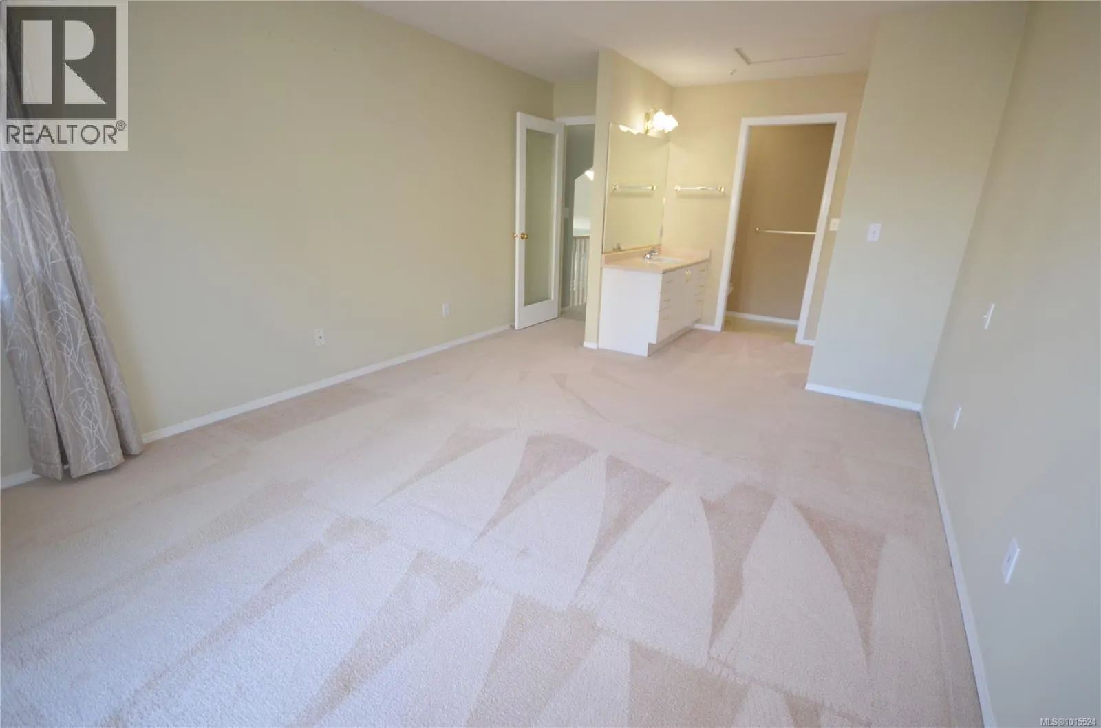 147 Ocean Walk Dr