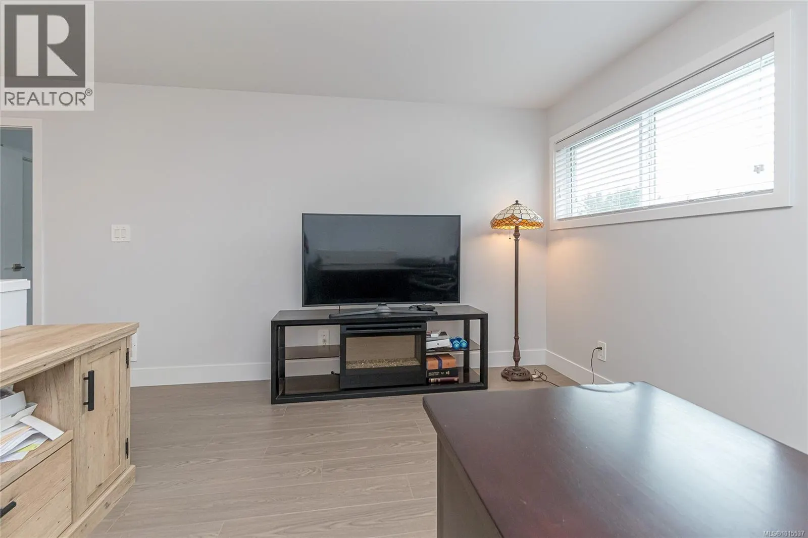 370 Vienna Pl