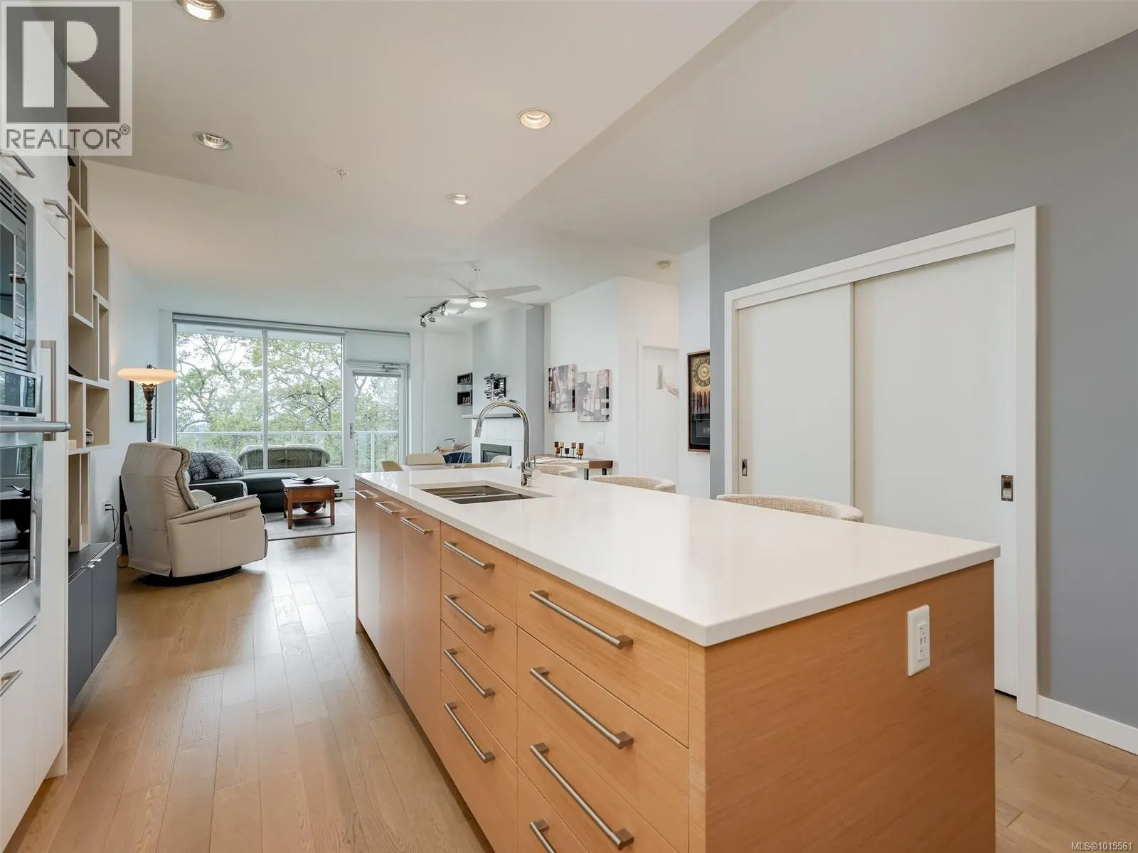603 4009 Rainbow Hill Lane