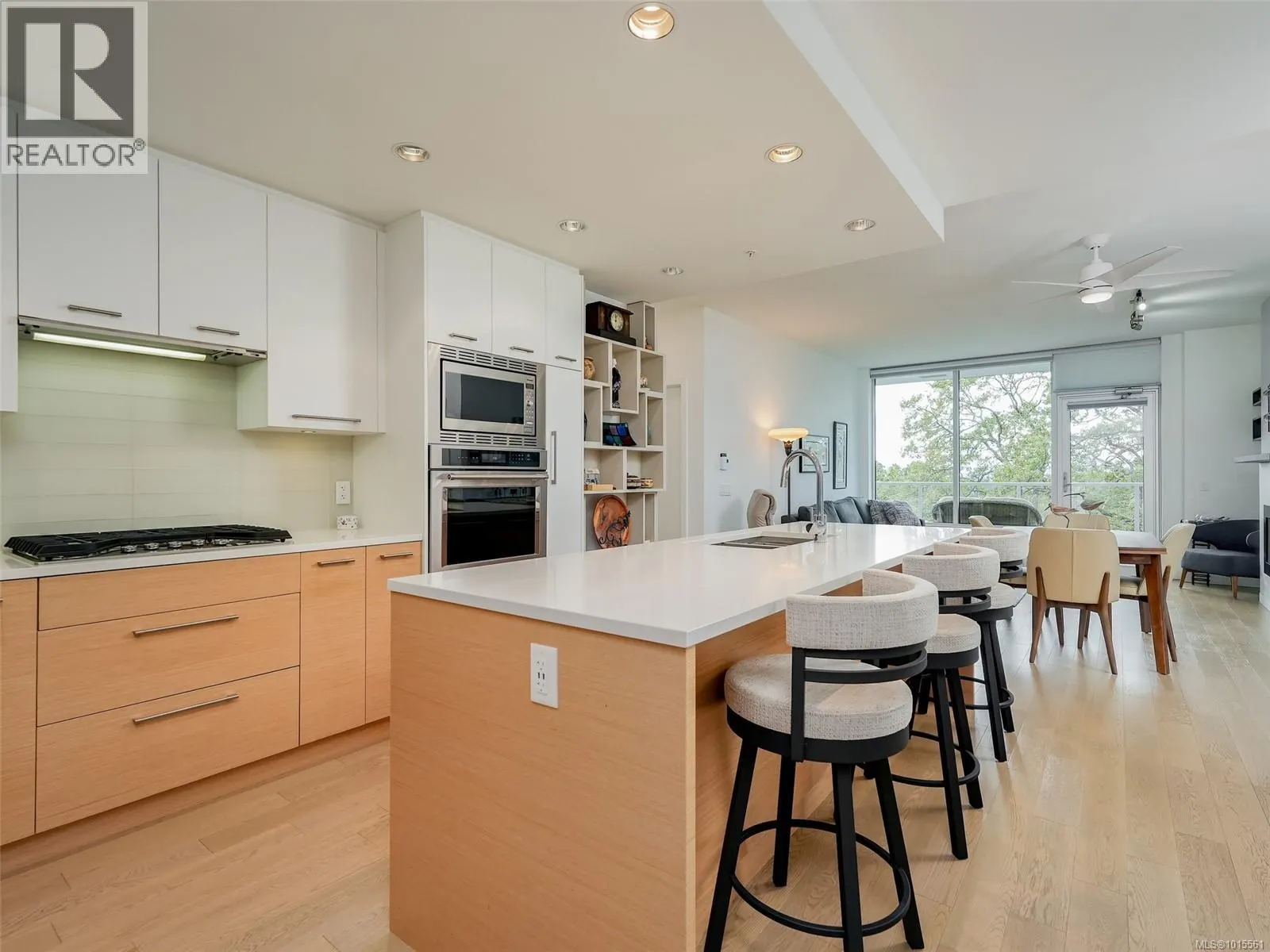 603 4009 Rainbow Hill Lane