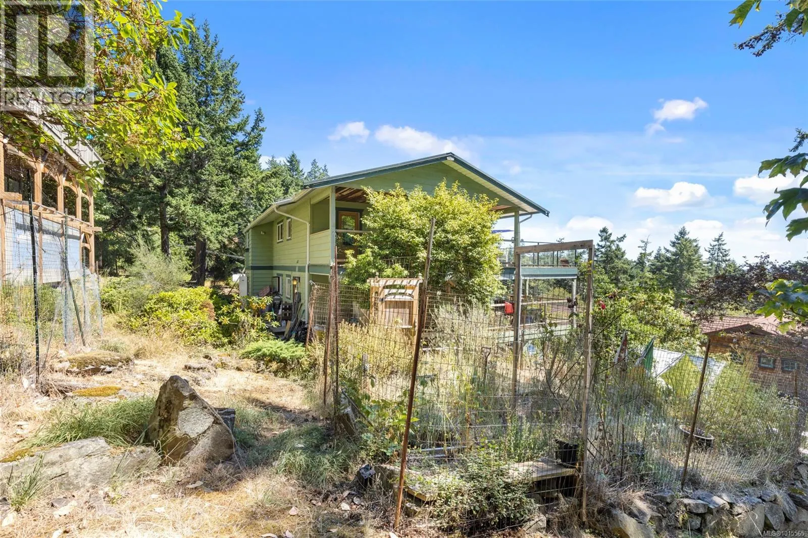 3705 Signal Hill Rd