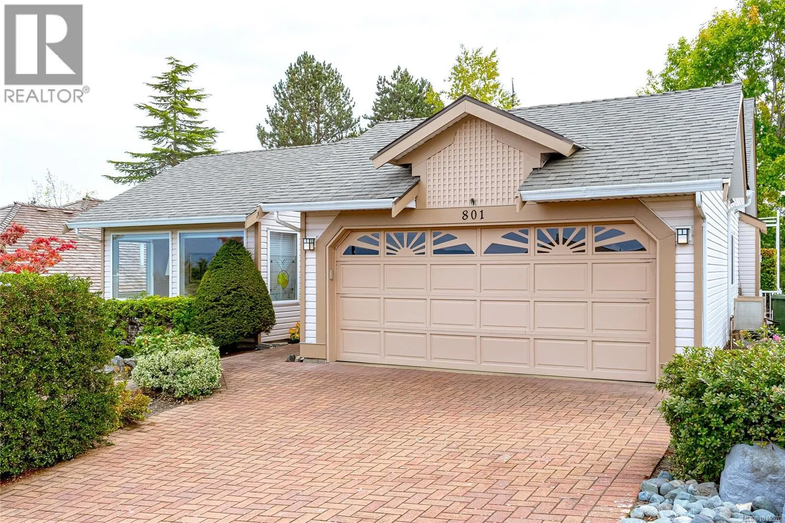 801 Country Club Dr