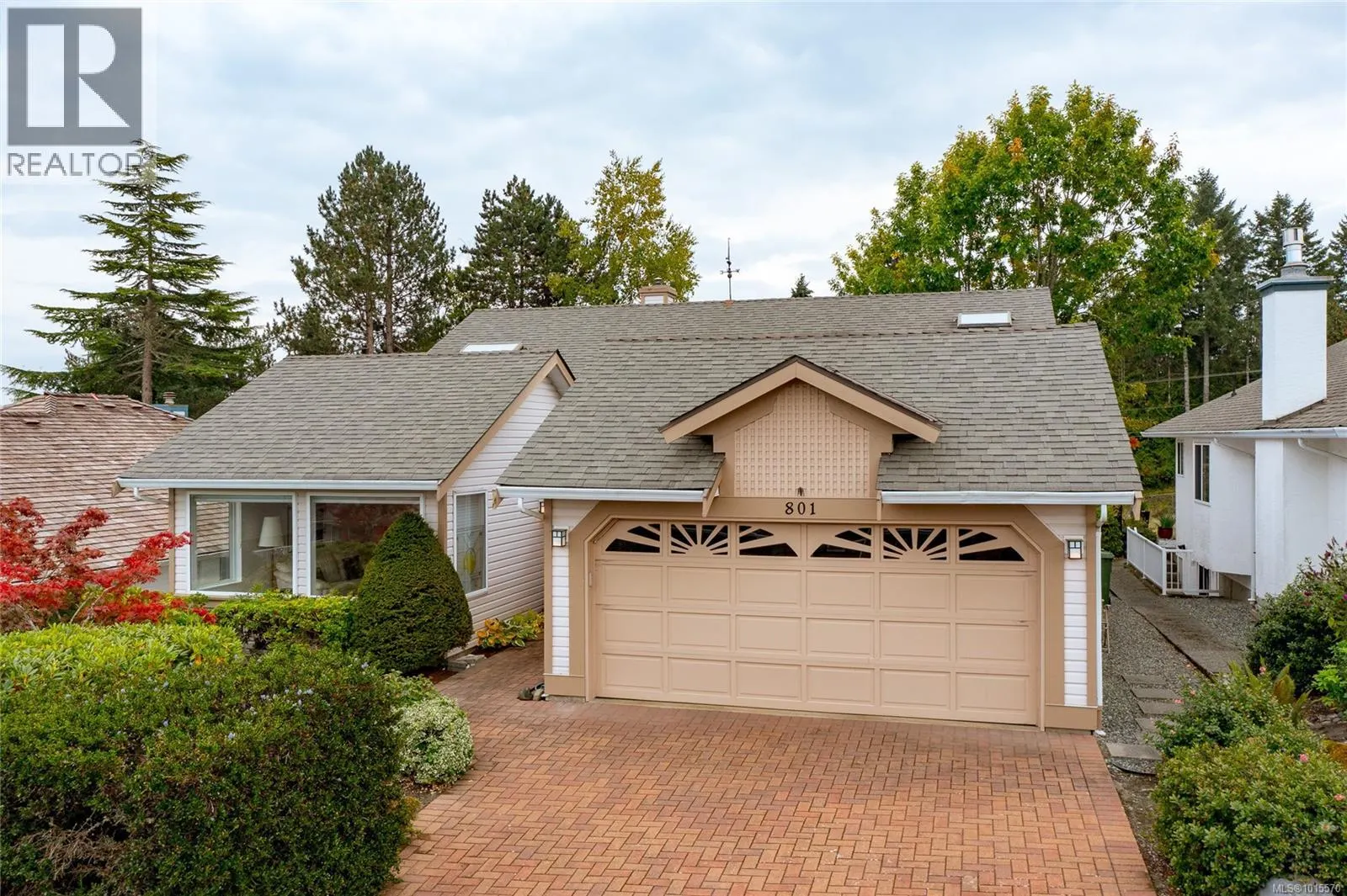 801 Country Club Dr