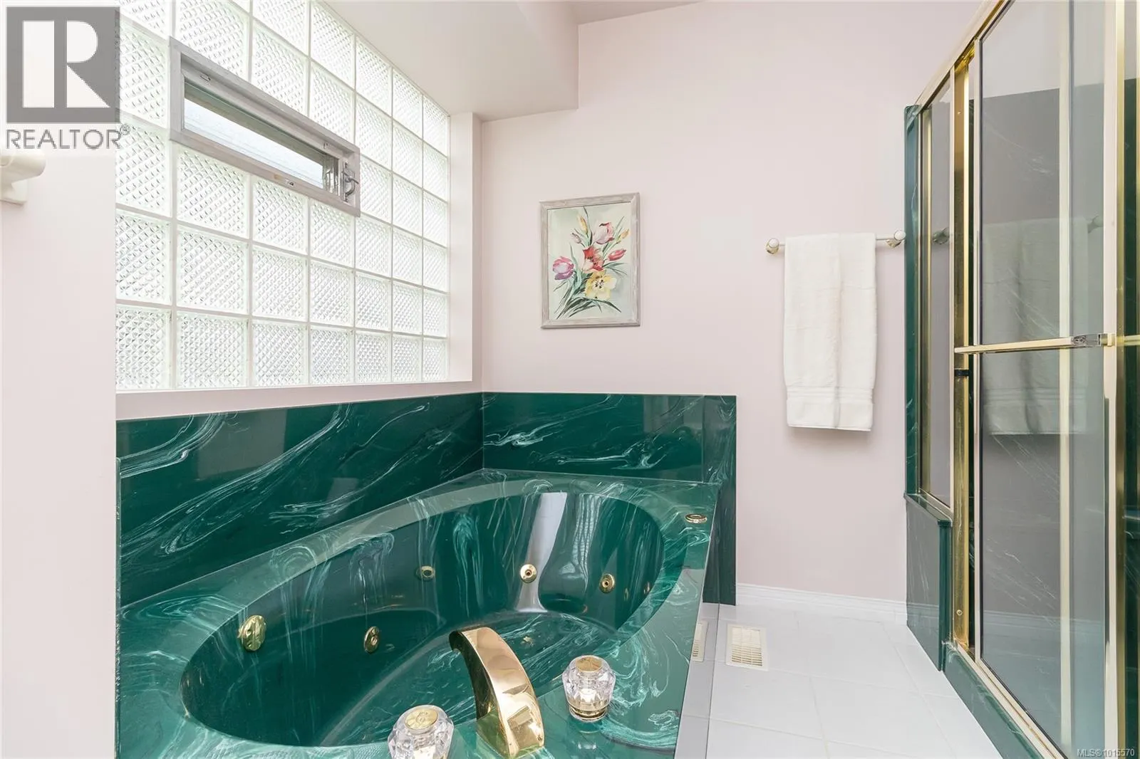 801 Country Club Dr