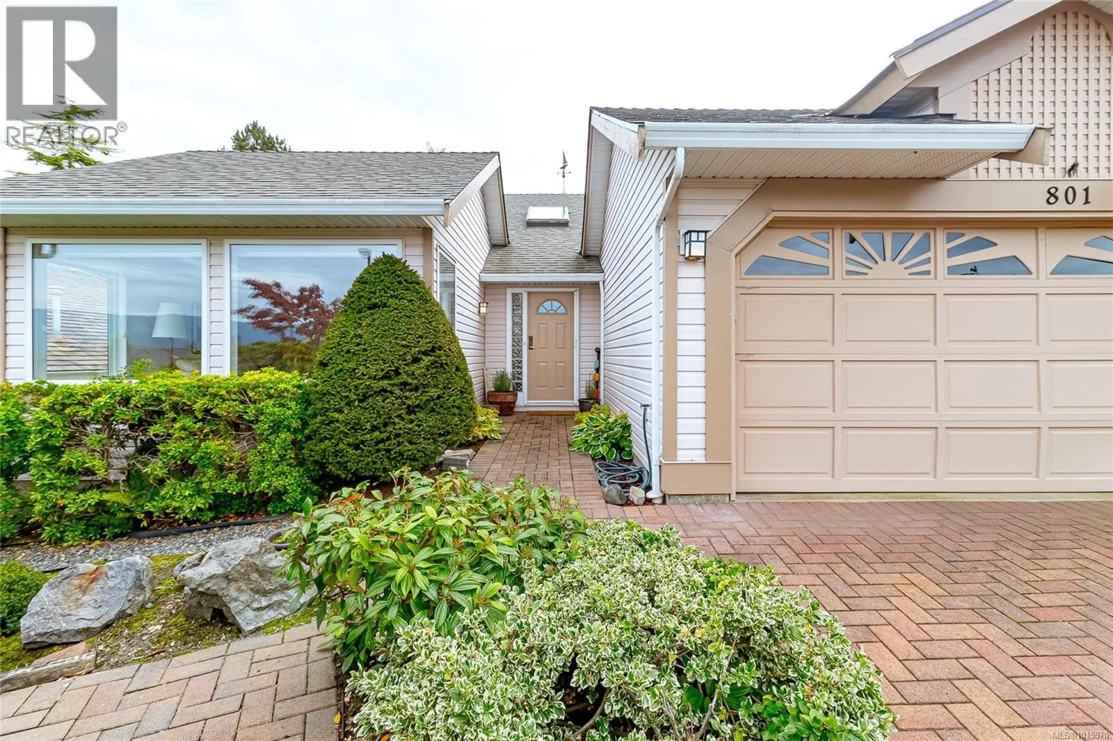801 Country Club Dr