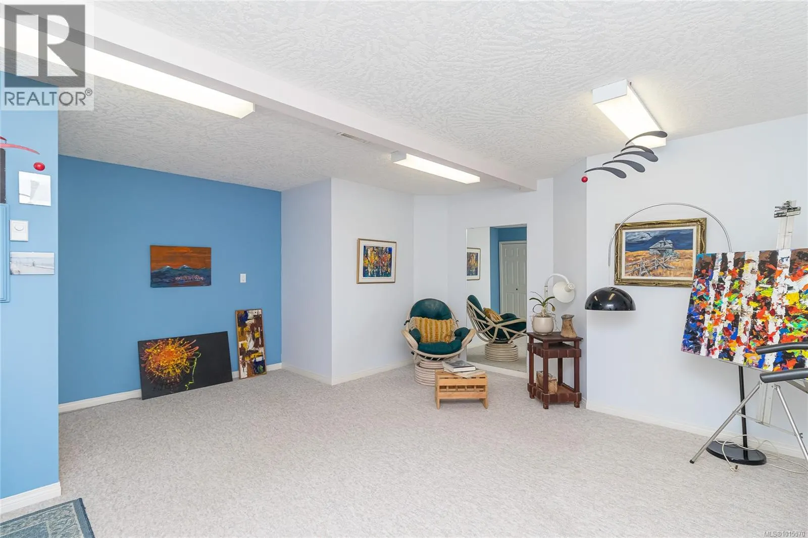 801 Country Club Dr