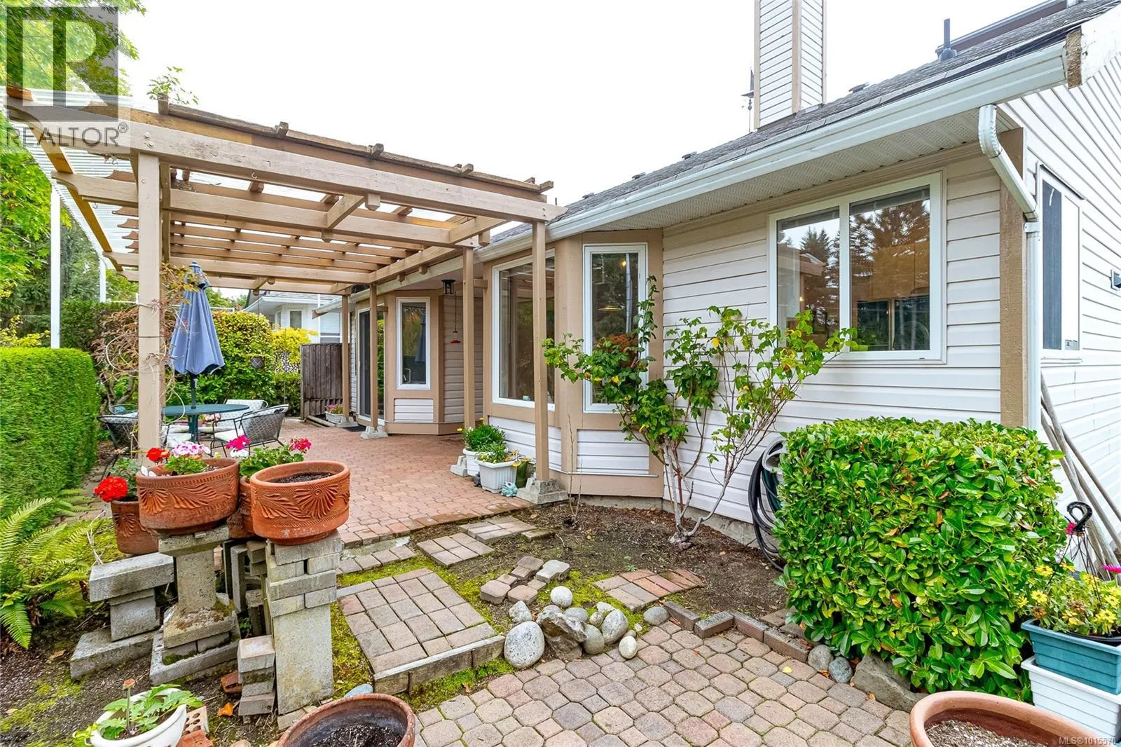 801 Country Club Dr